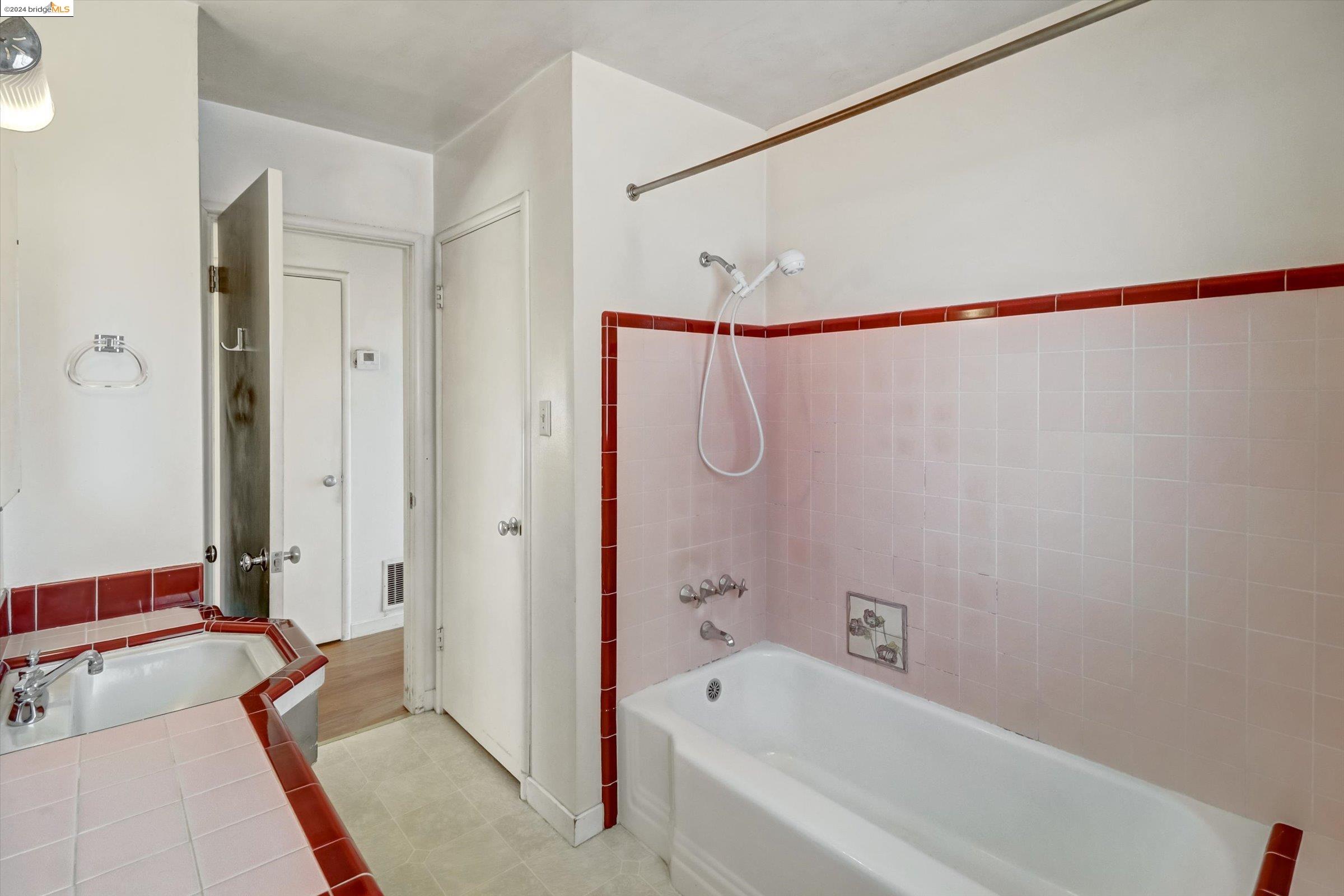 1951 San Antonio Ave