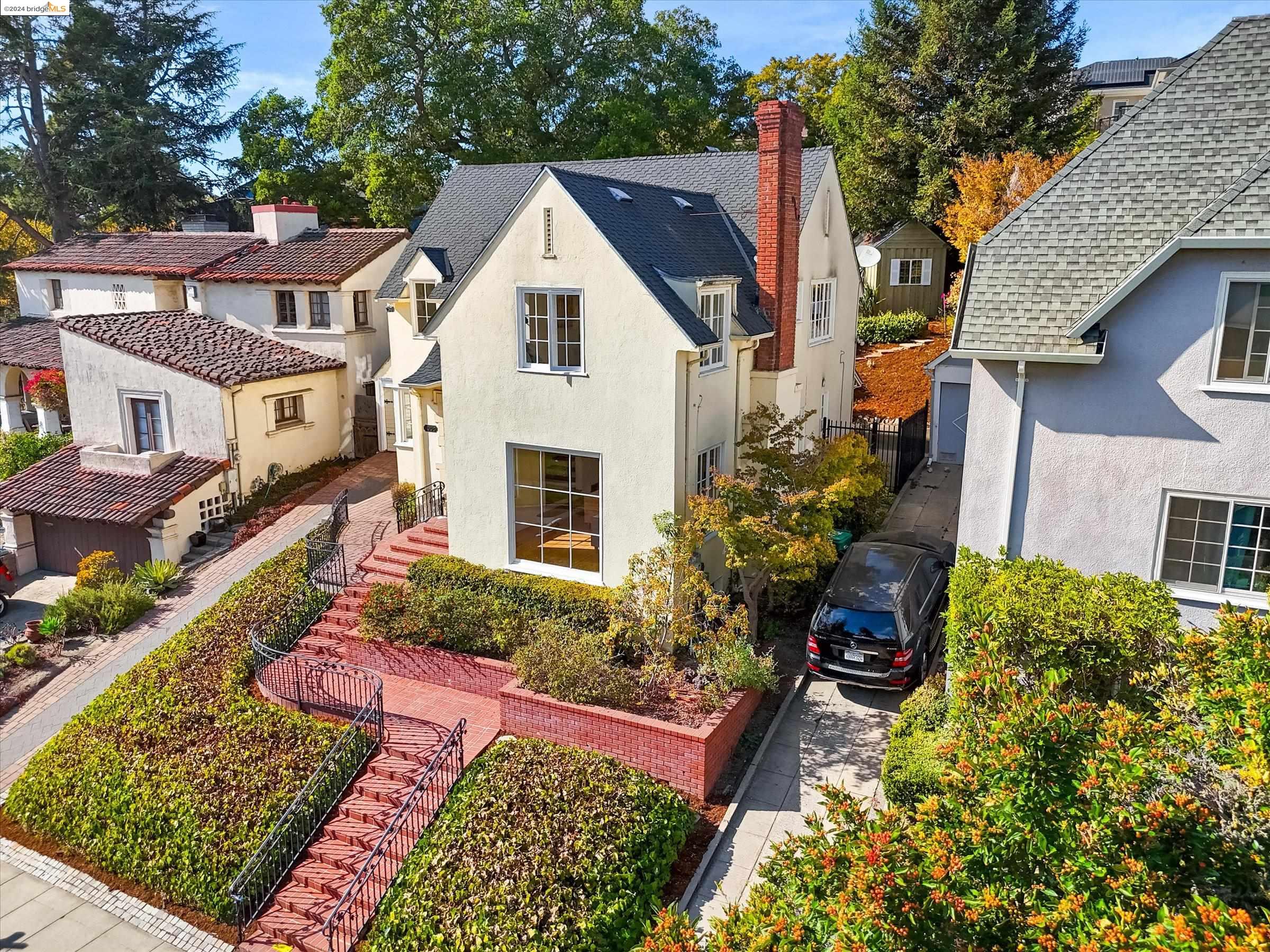 1006 Sunnyhills Rd