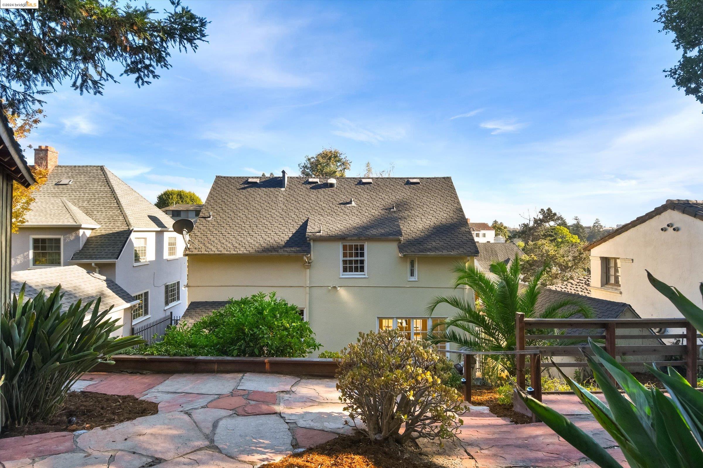 1006 Sunnyhills Rd