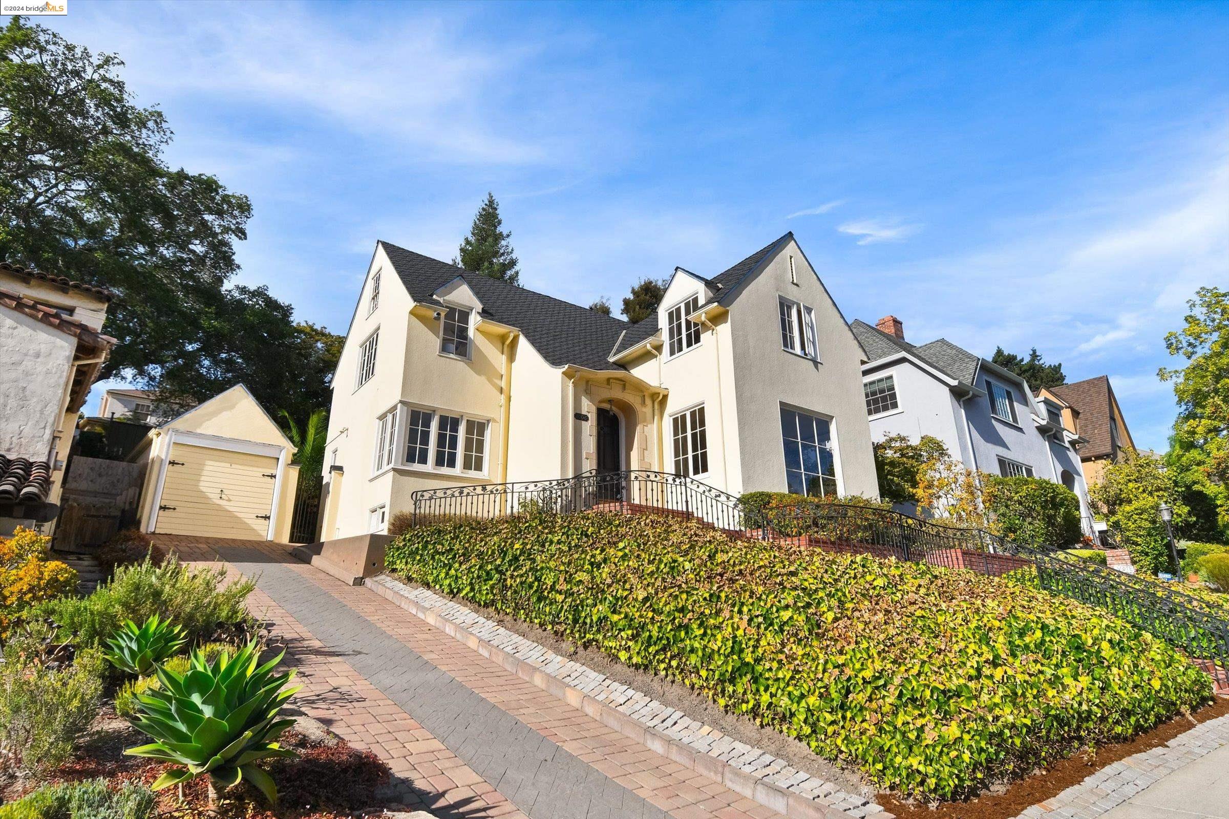 1006 Sunnyhills Rd