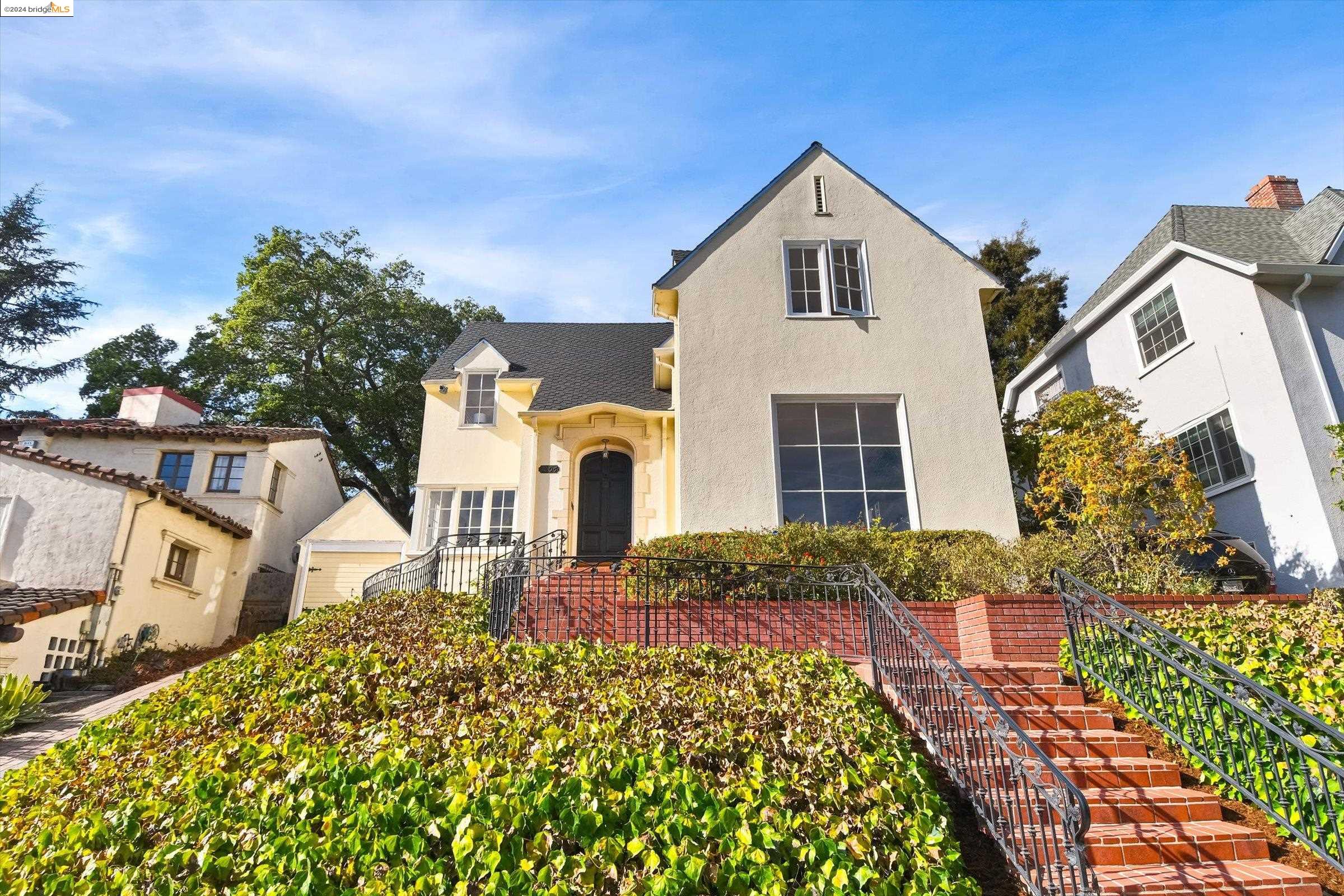 1006 Sunnyhills Rd