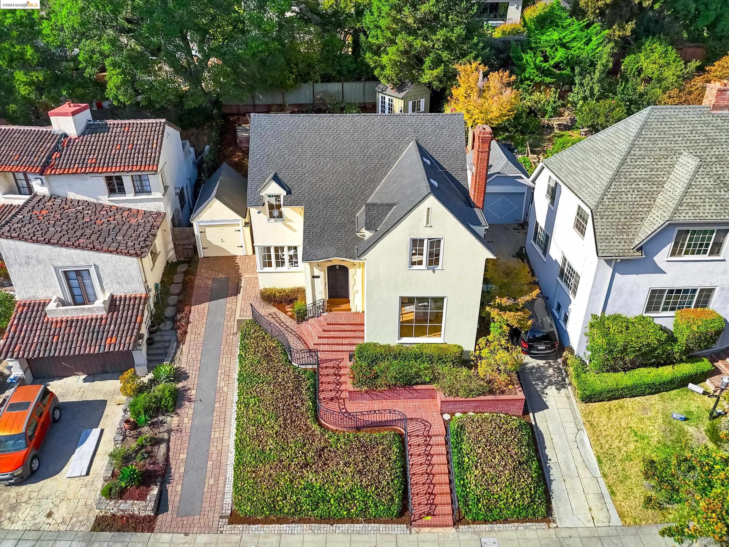 1006 Sunnyhills Rd