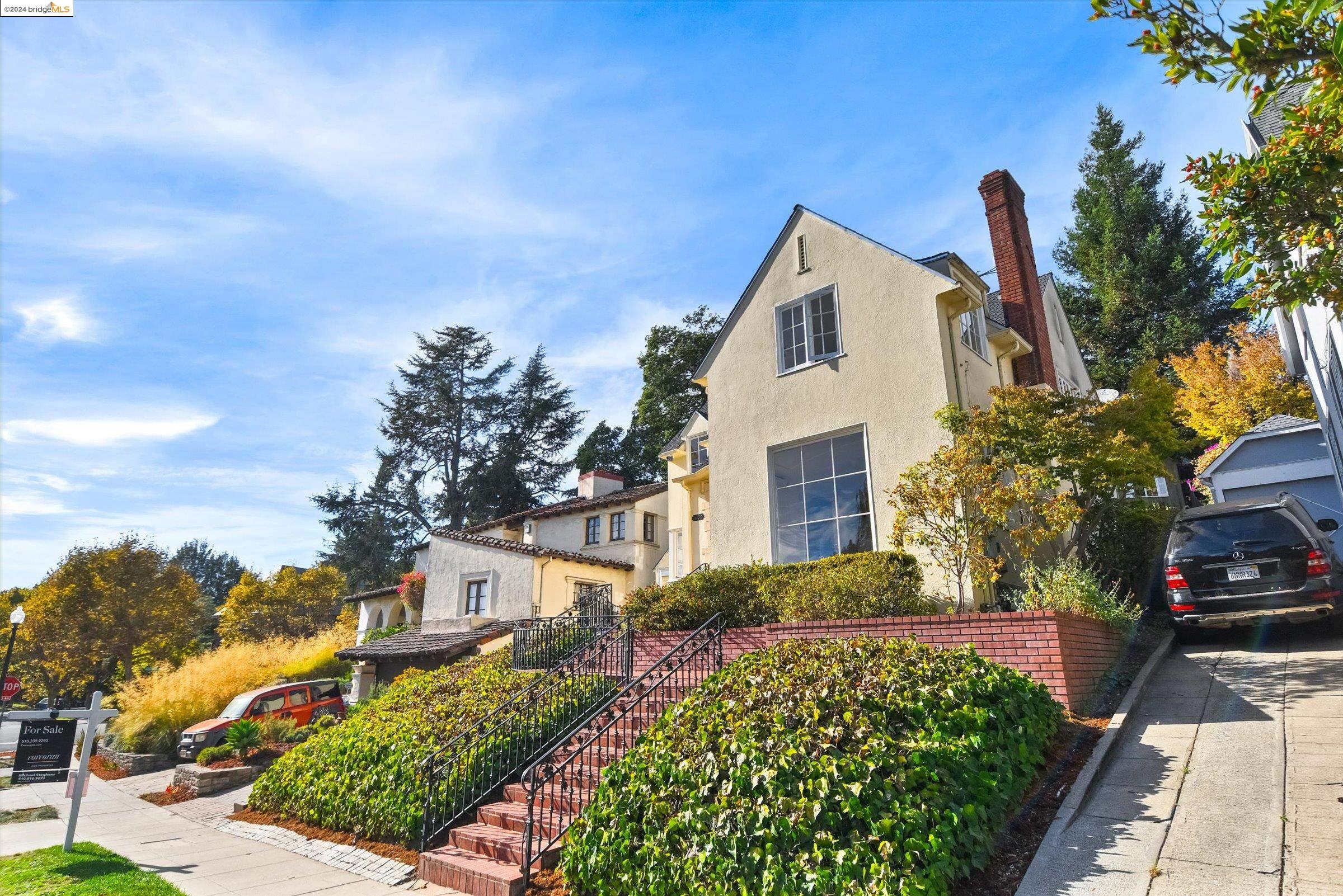 1006 Sunnyhills Rd