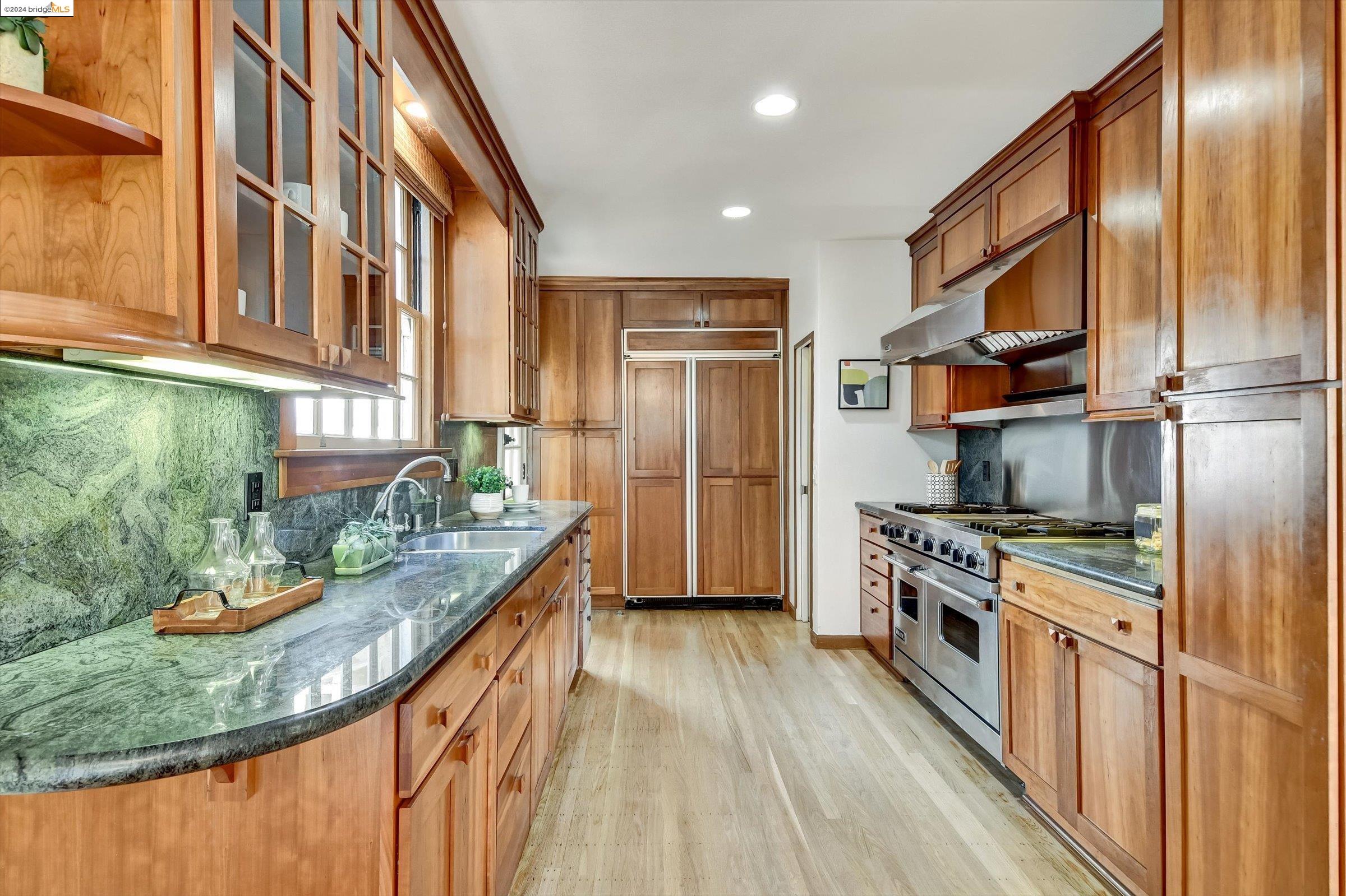 1006 Sunnyhills Rd