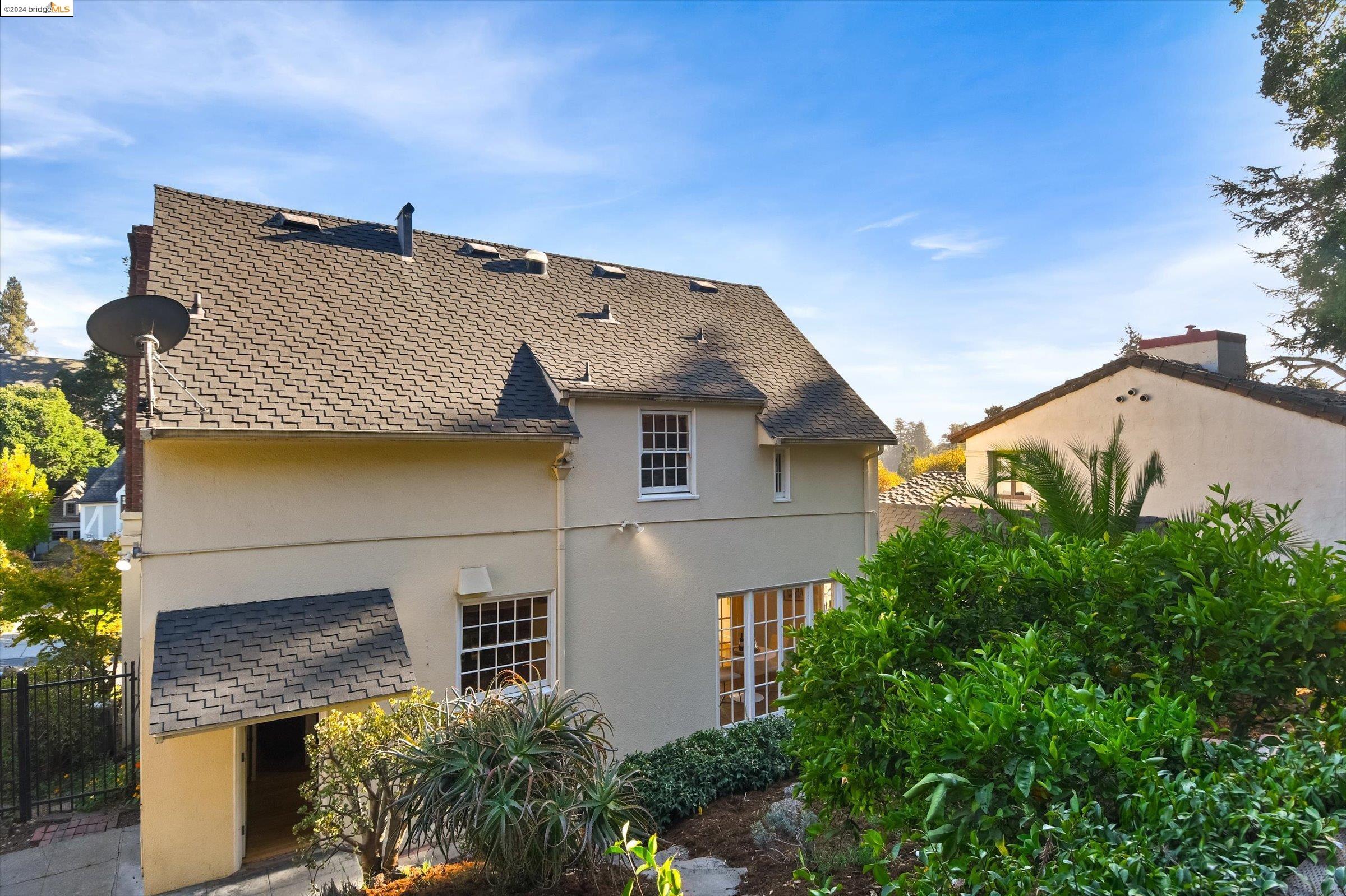 1006 Sunnyhills Rd