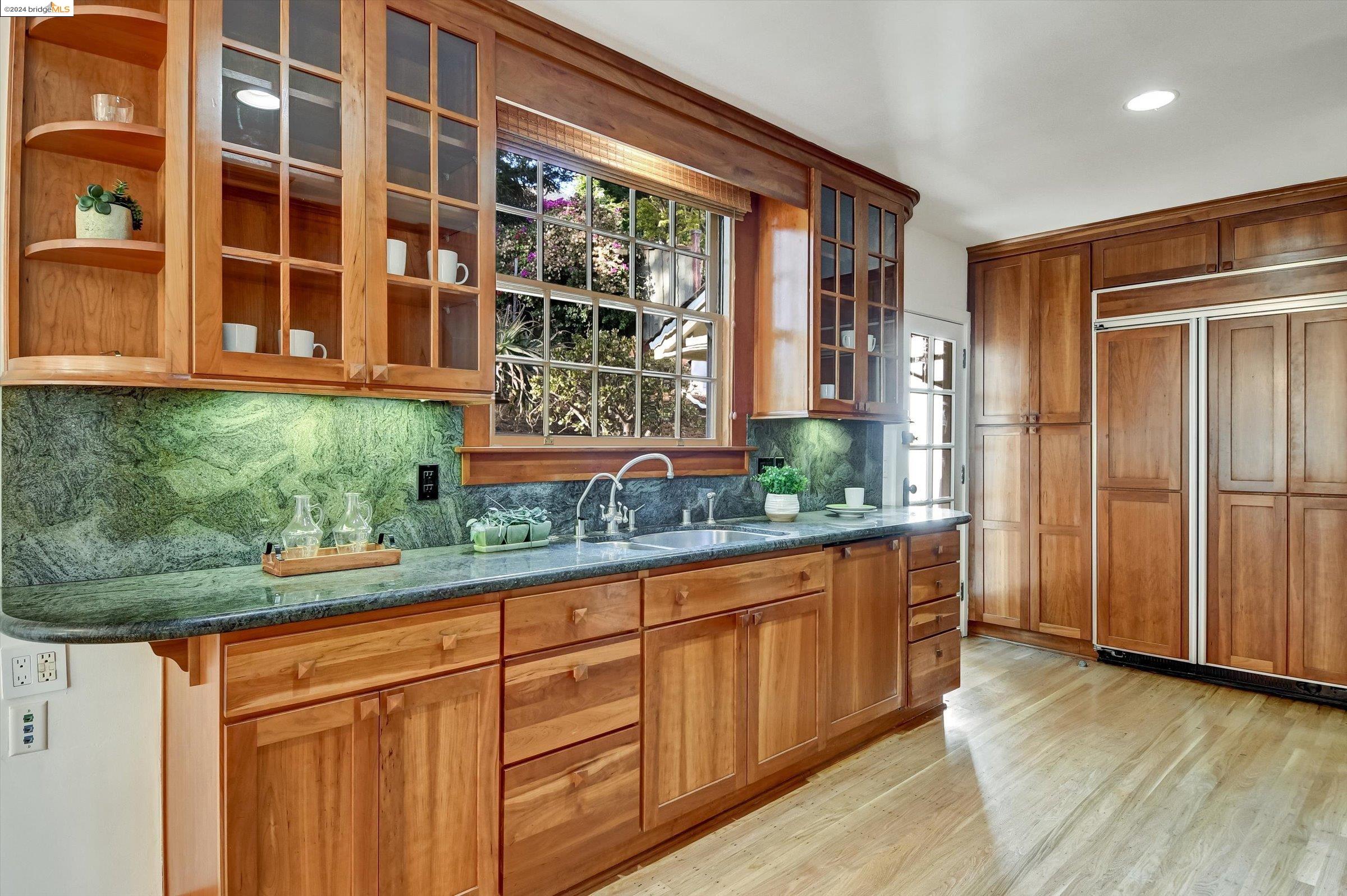1006 Sunnyhills Rd