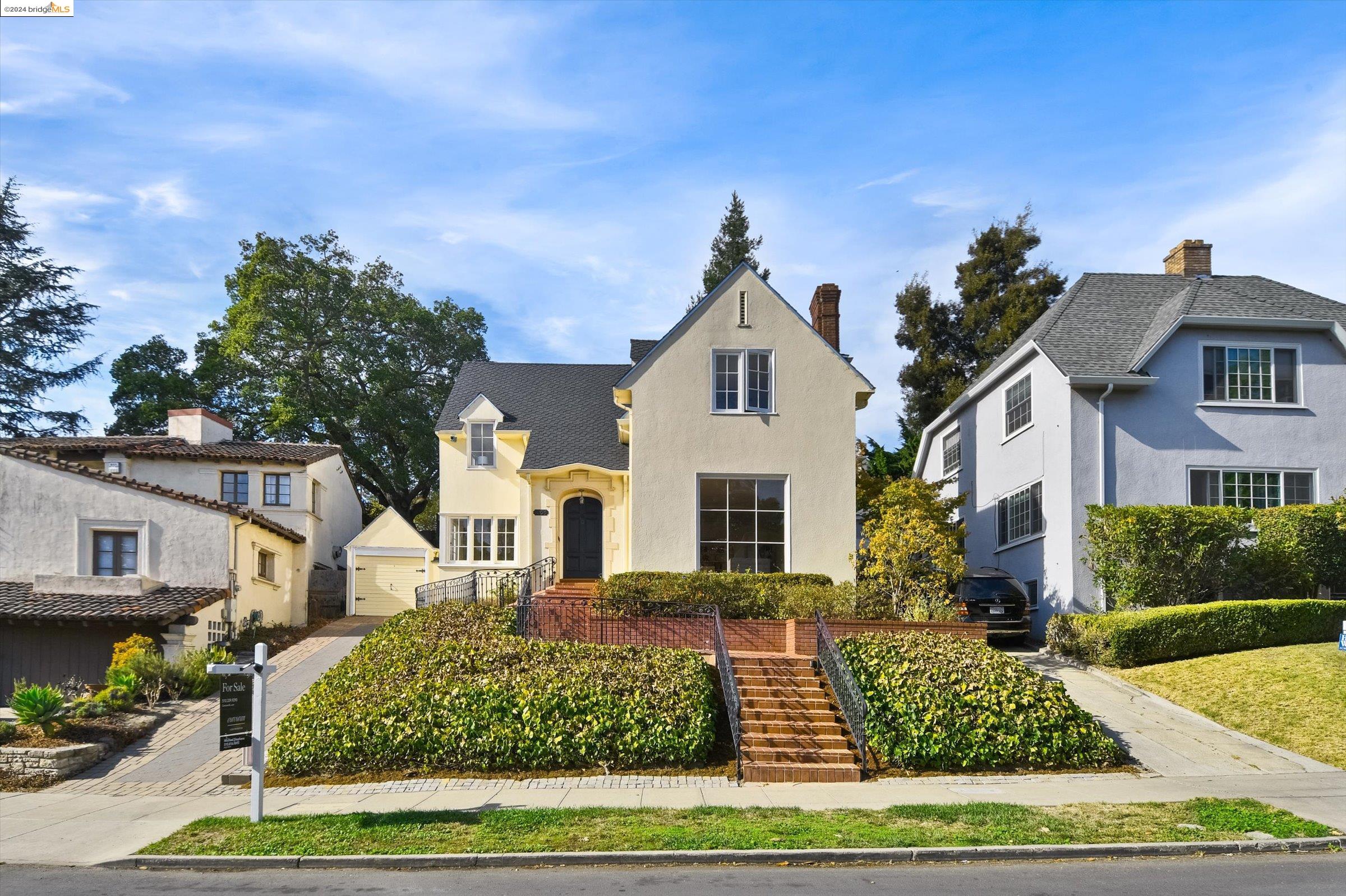 1006 Sunnyhills Rd