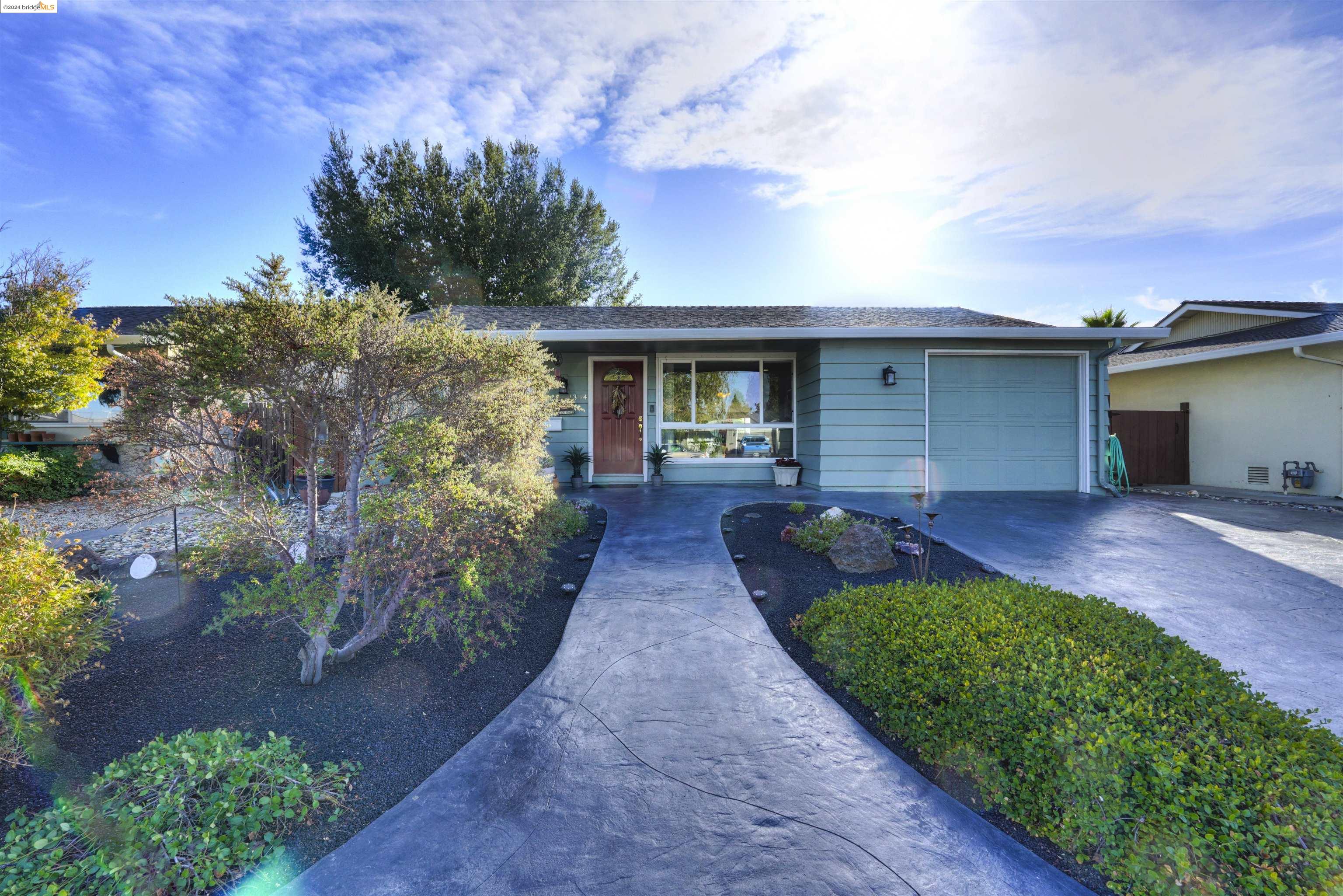 1354 Bluebell Dr
