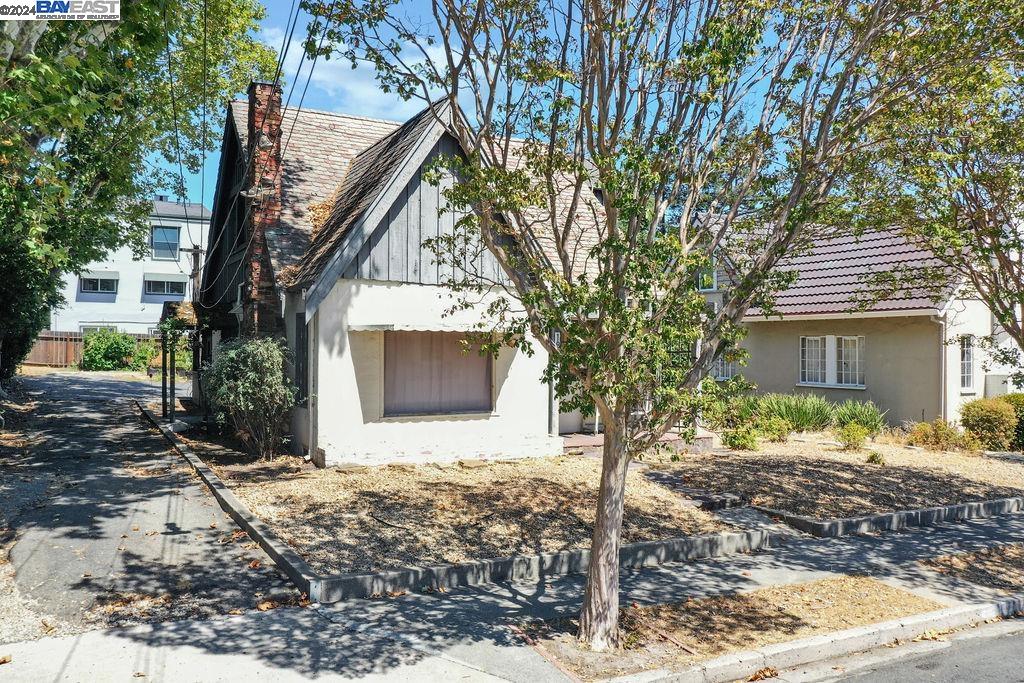 1856 Almond Ave