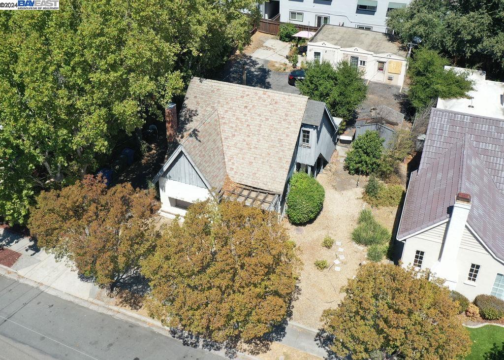 1856 Almond Ave