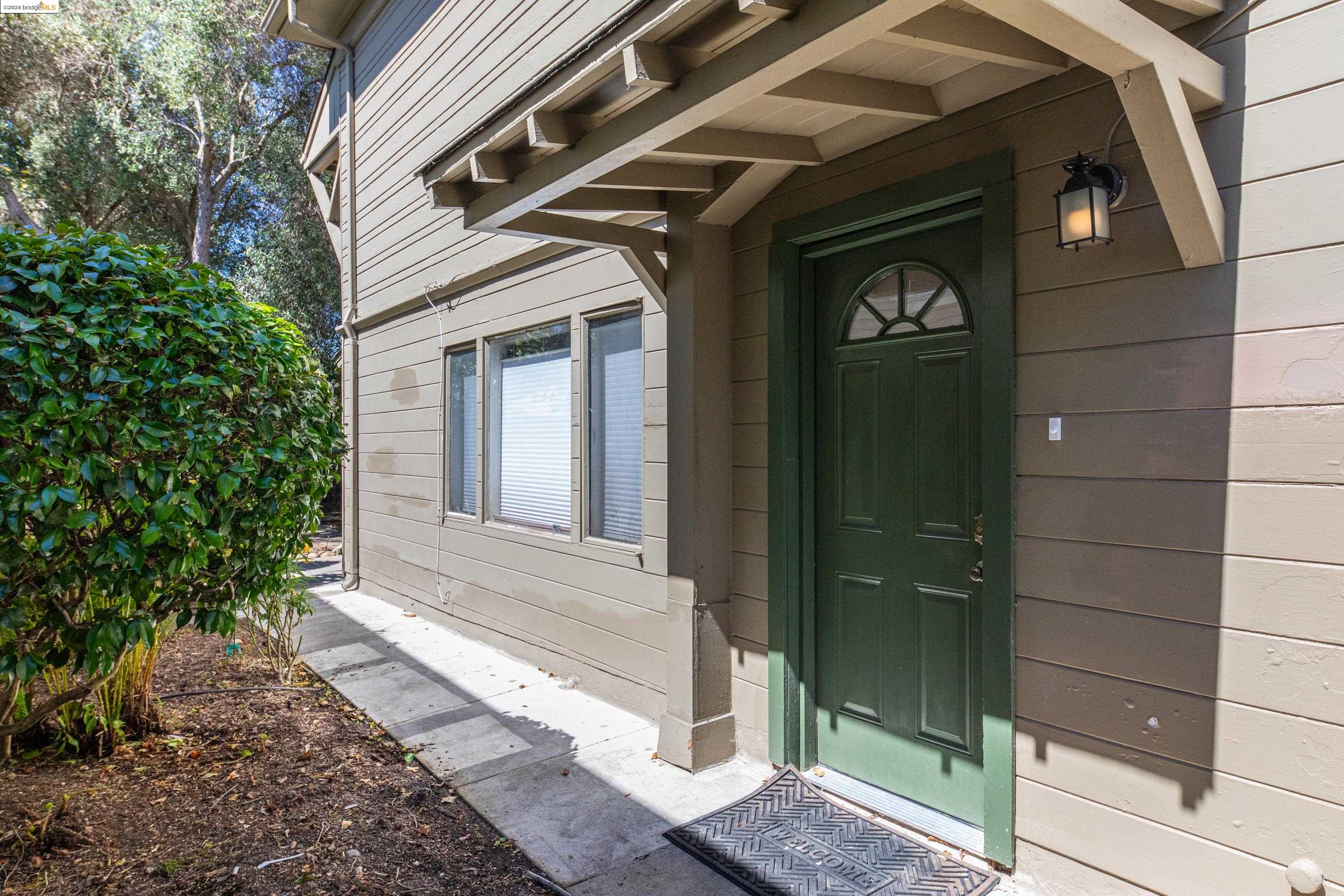 3005 Galindo Street