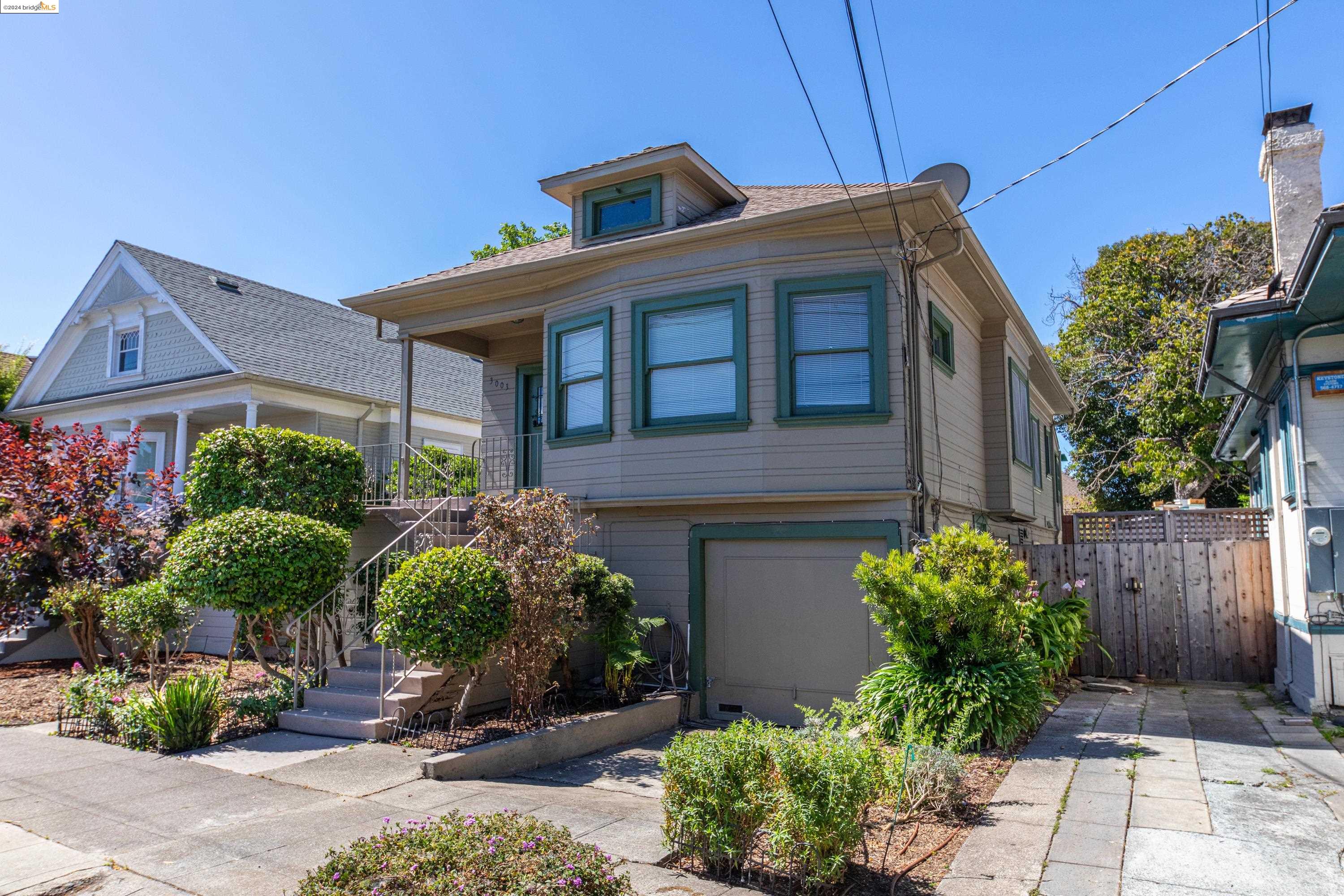 3005 Galindo Street