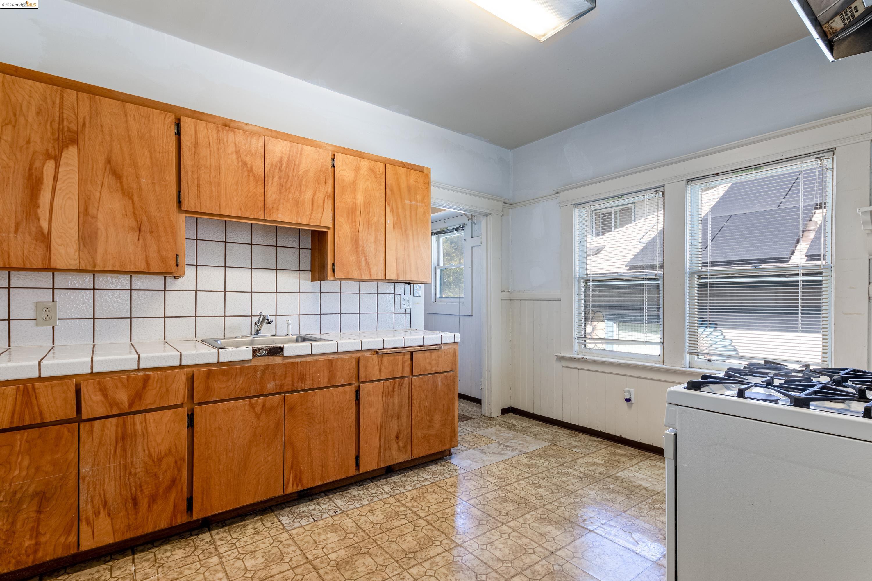 3005 Galindo Street