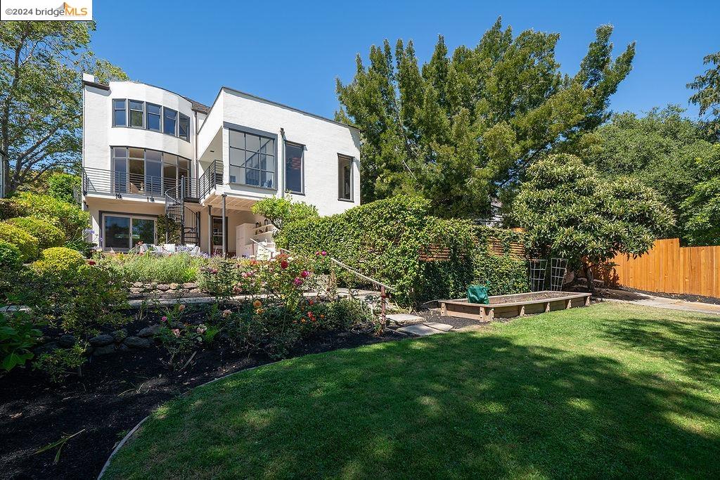 116 La Salle Ave