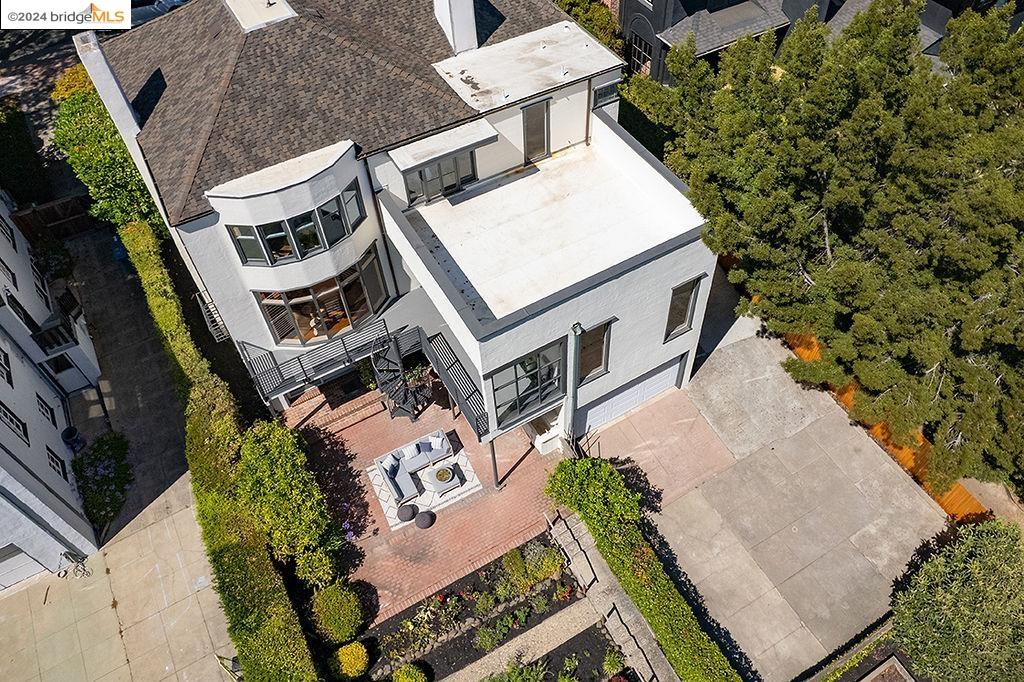 116 La Salle Ave