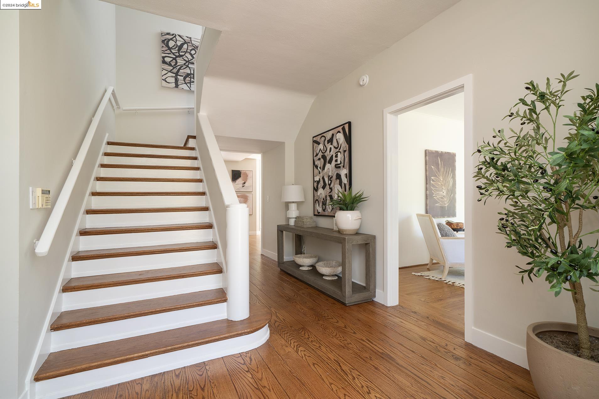 116 La Salle Ave