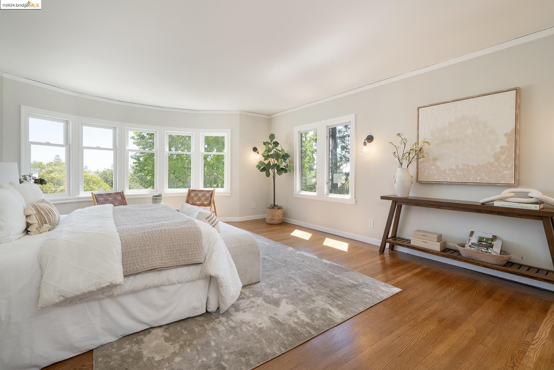 116 La Salle Ave
