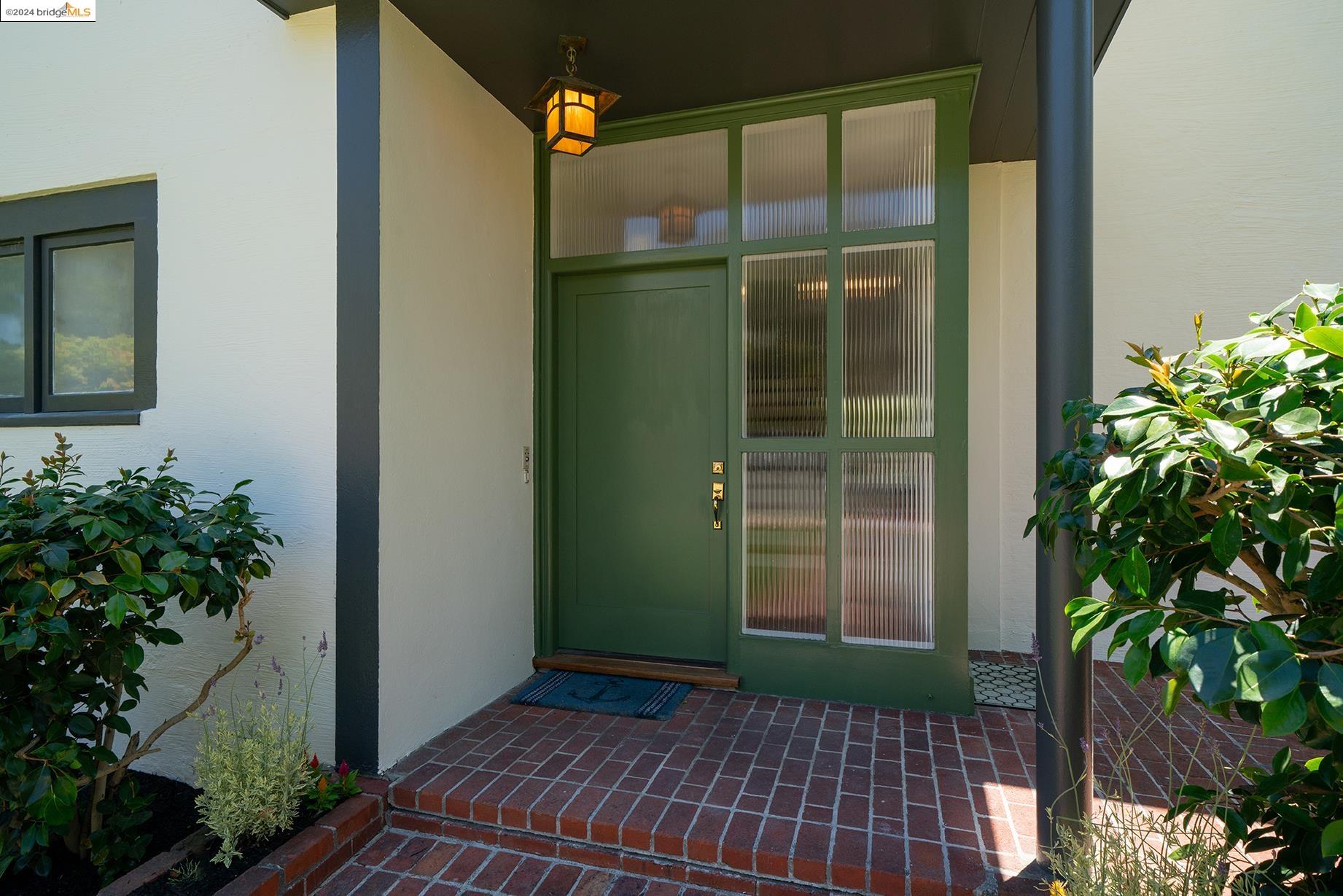 116 La Salle Ave