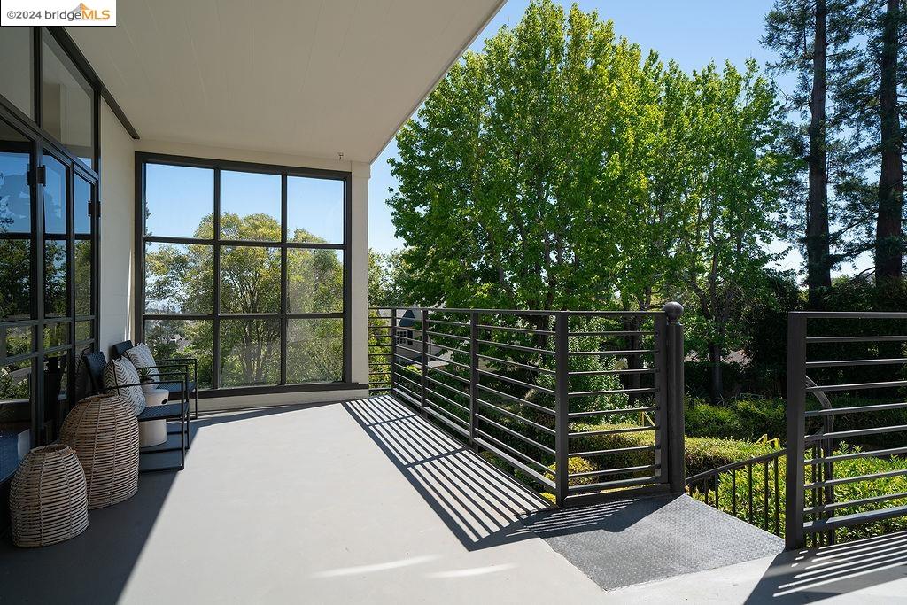 116 La Salle Ave
