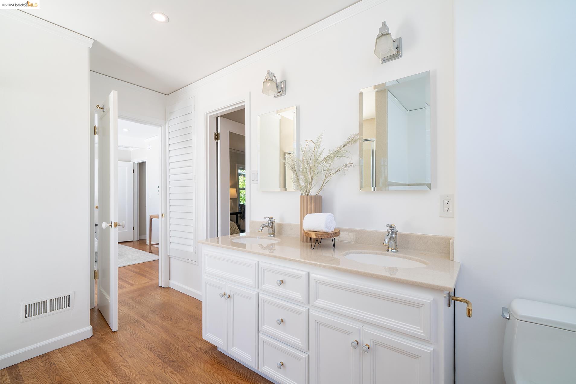 116 La Salle Ave