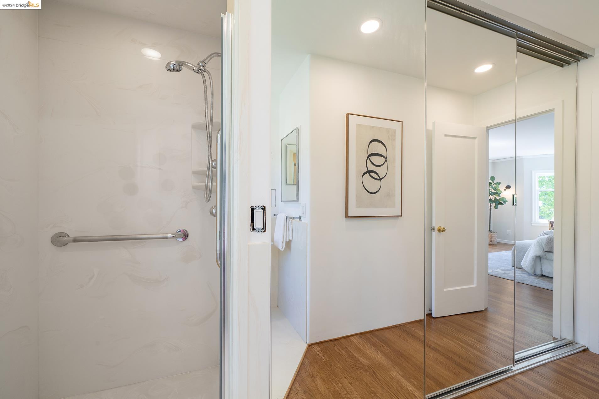 116 La Salle Ave