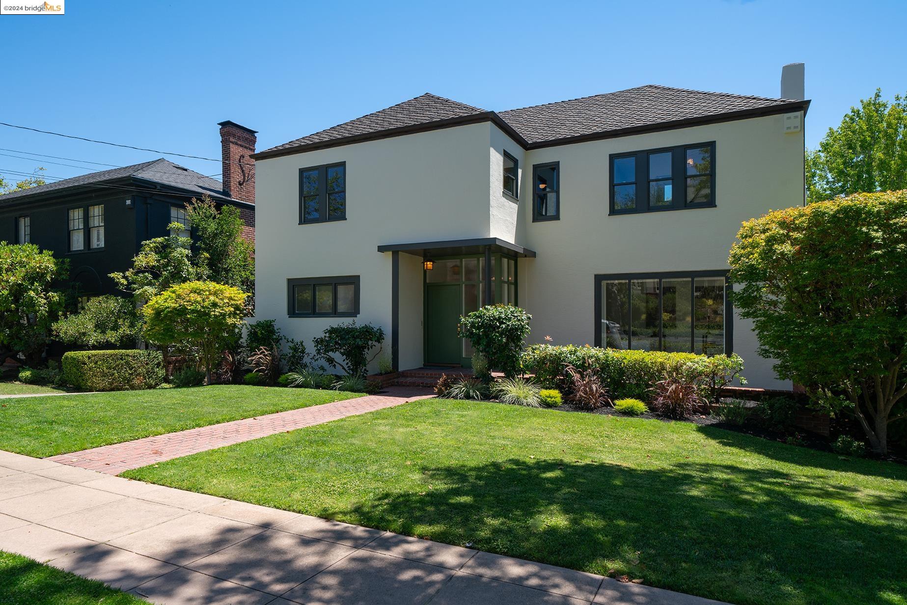 116 La Salle Ave