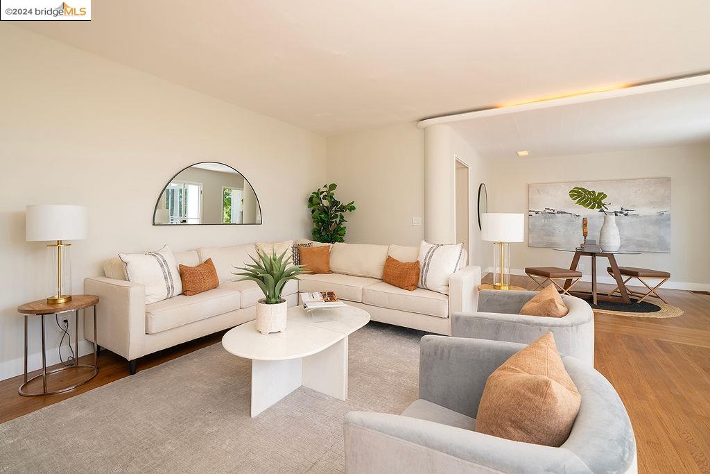 116 La Salle Ave