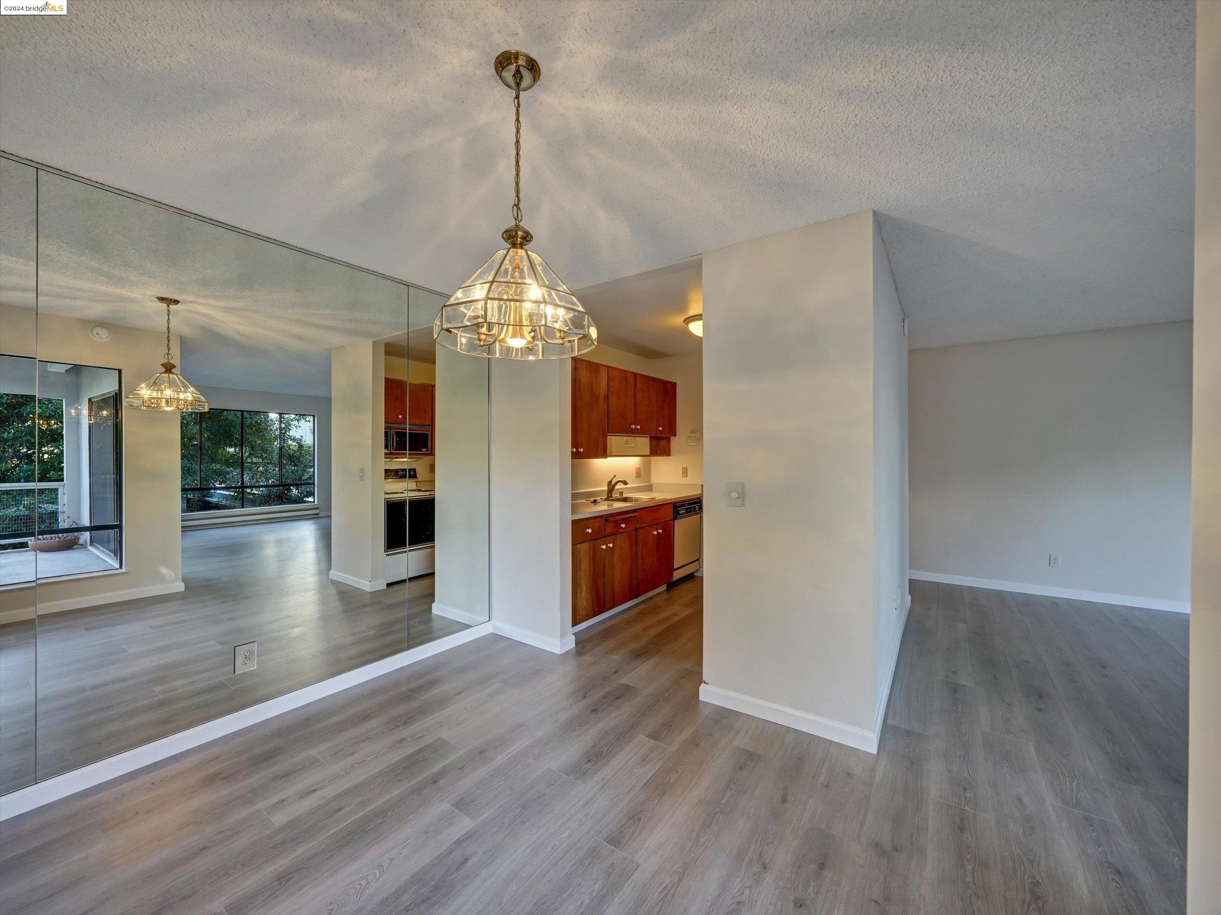 6 Commodore Dr # C243