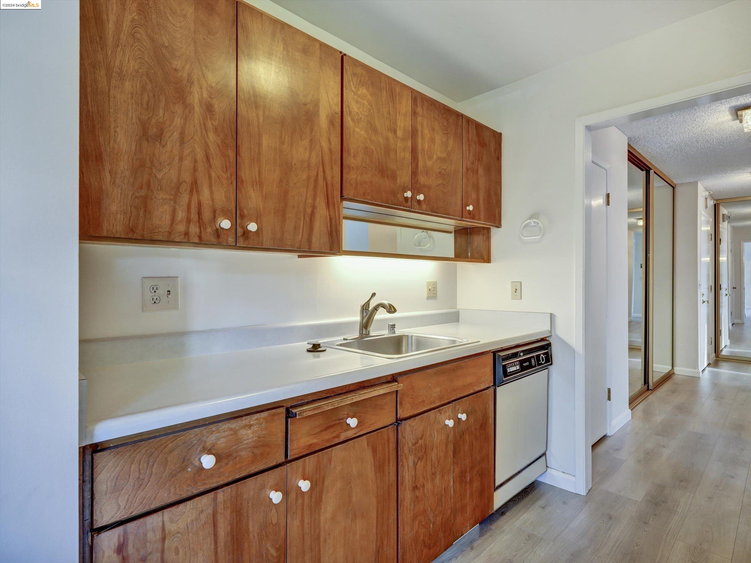 6 Commodore Dr # C243