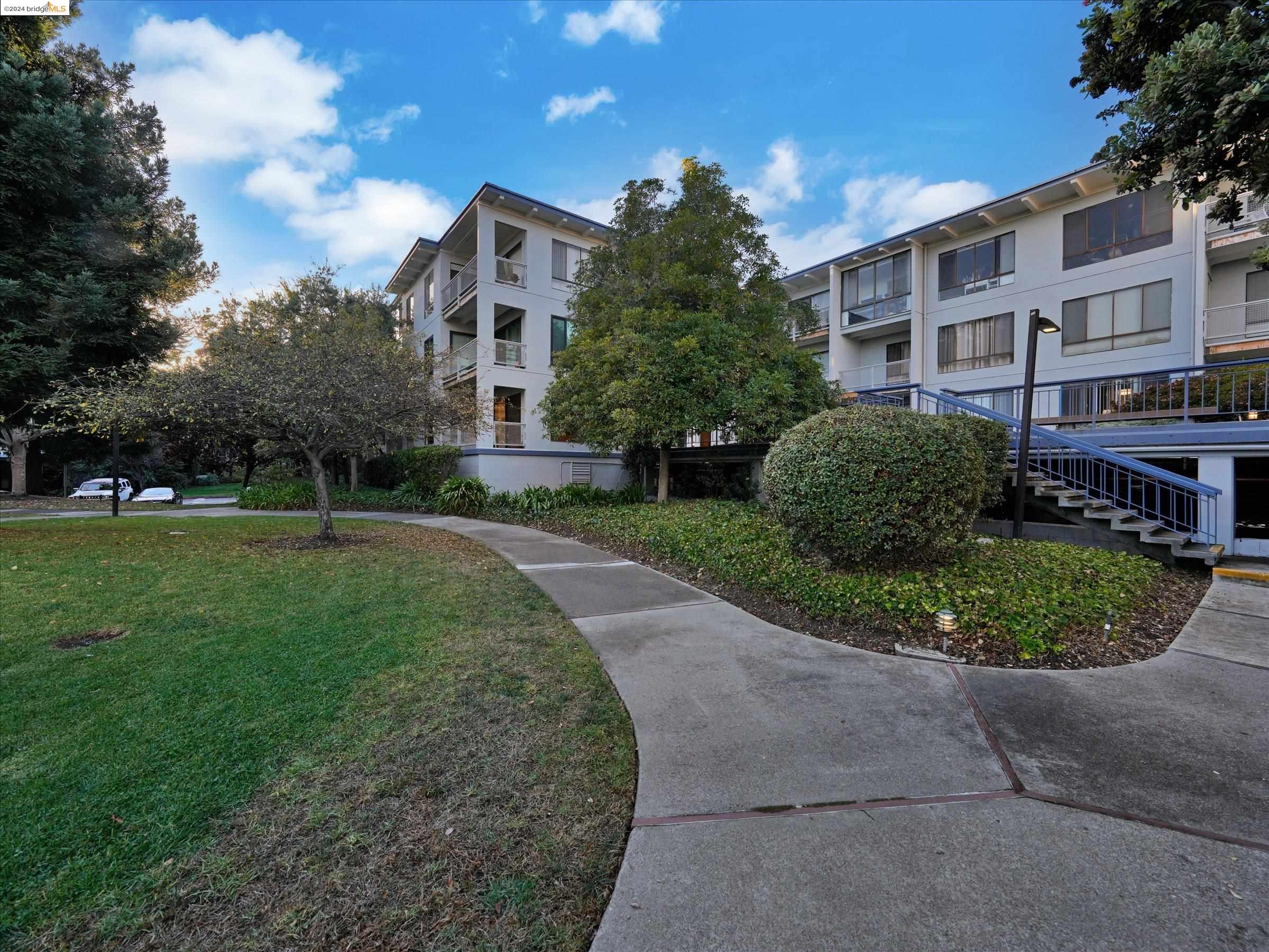 6 Commodore Dr # C243