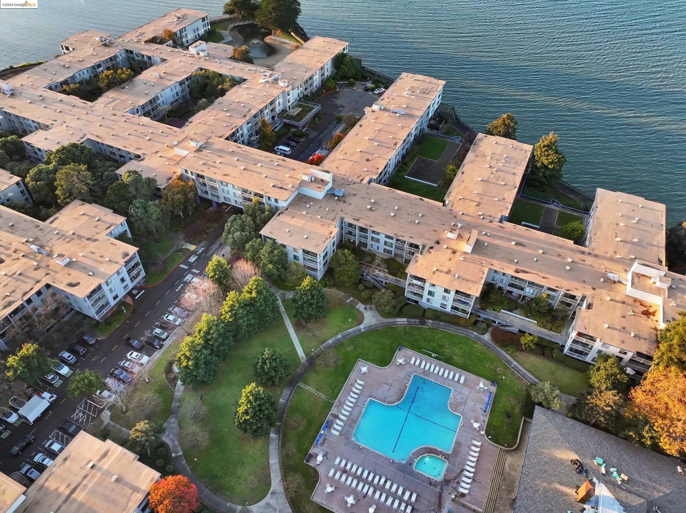 6 Commodore Dr # C243