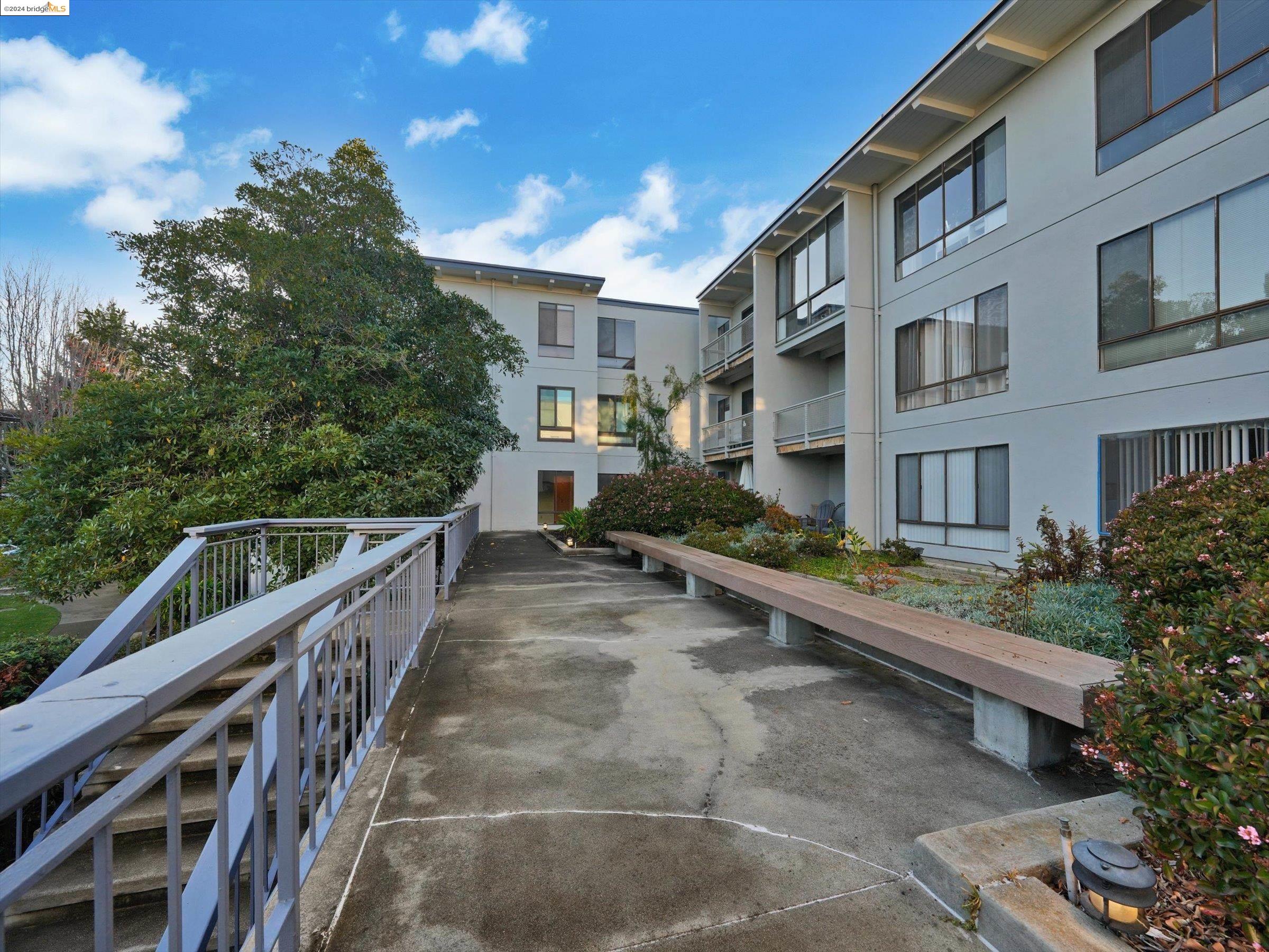 6 Commodore Dr # C243