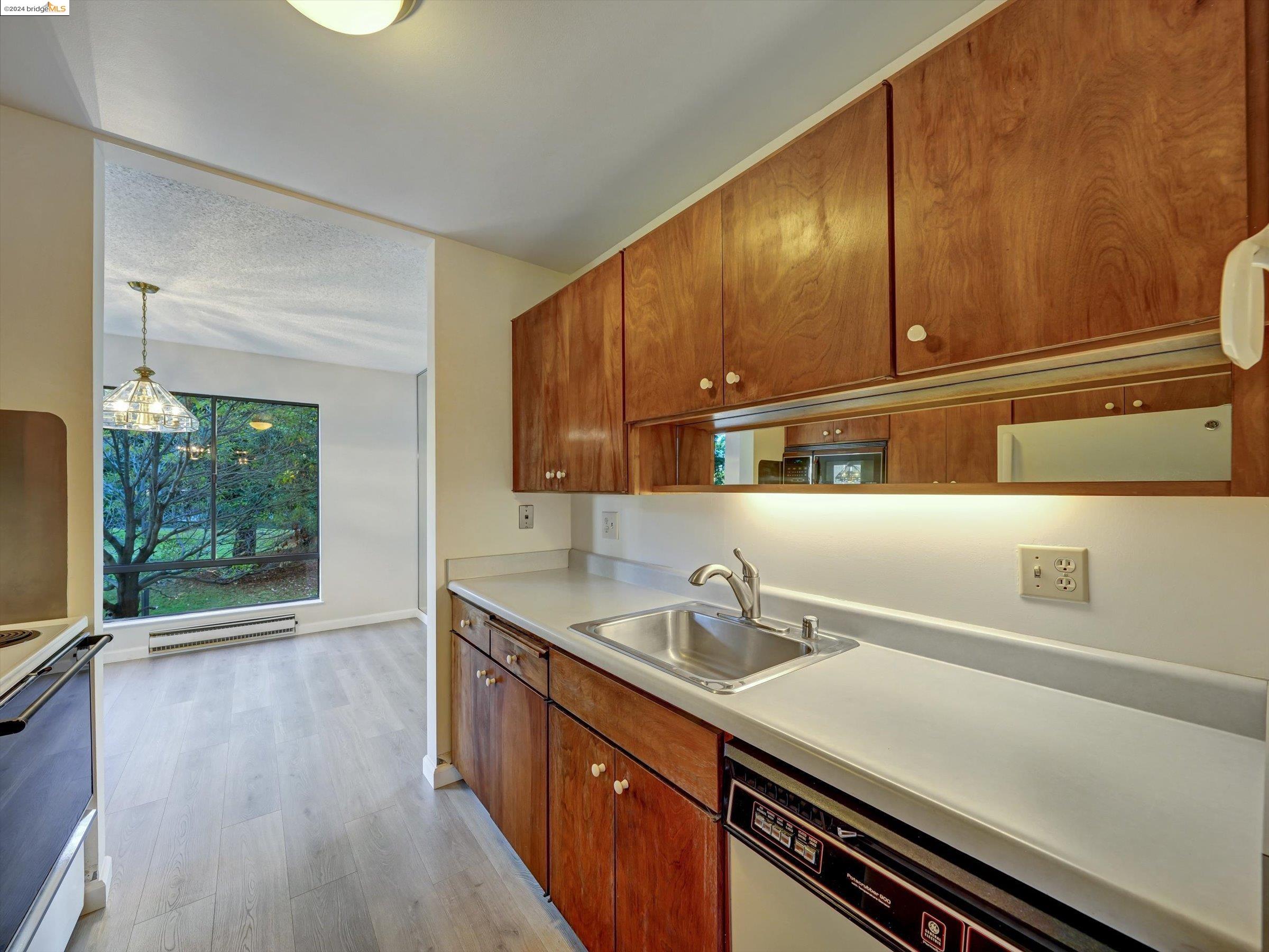 6 Commodore Dr # C243