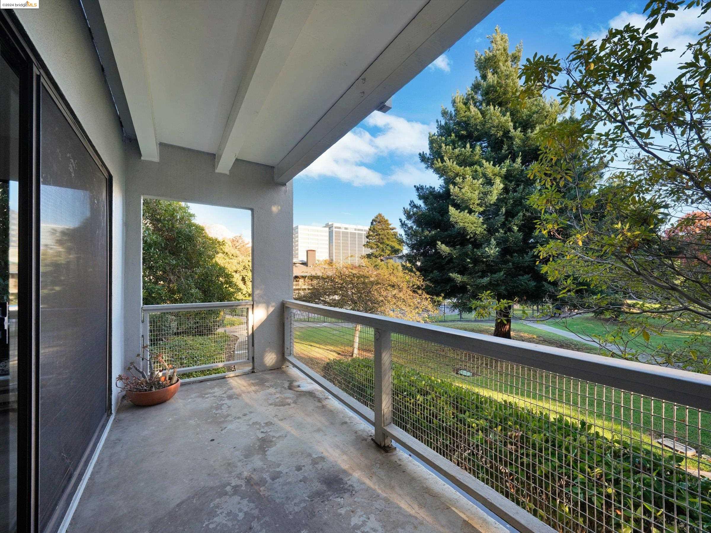 6 Commodore Dr # C243