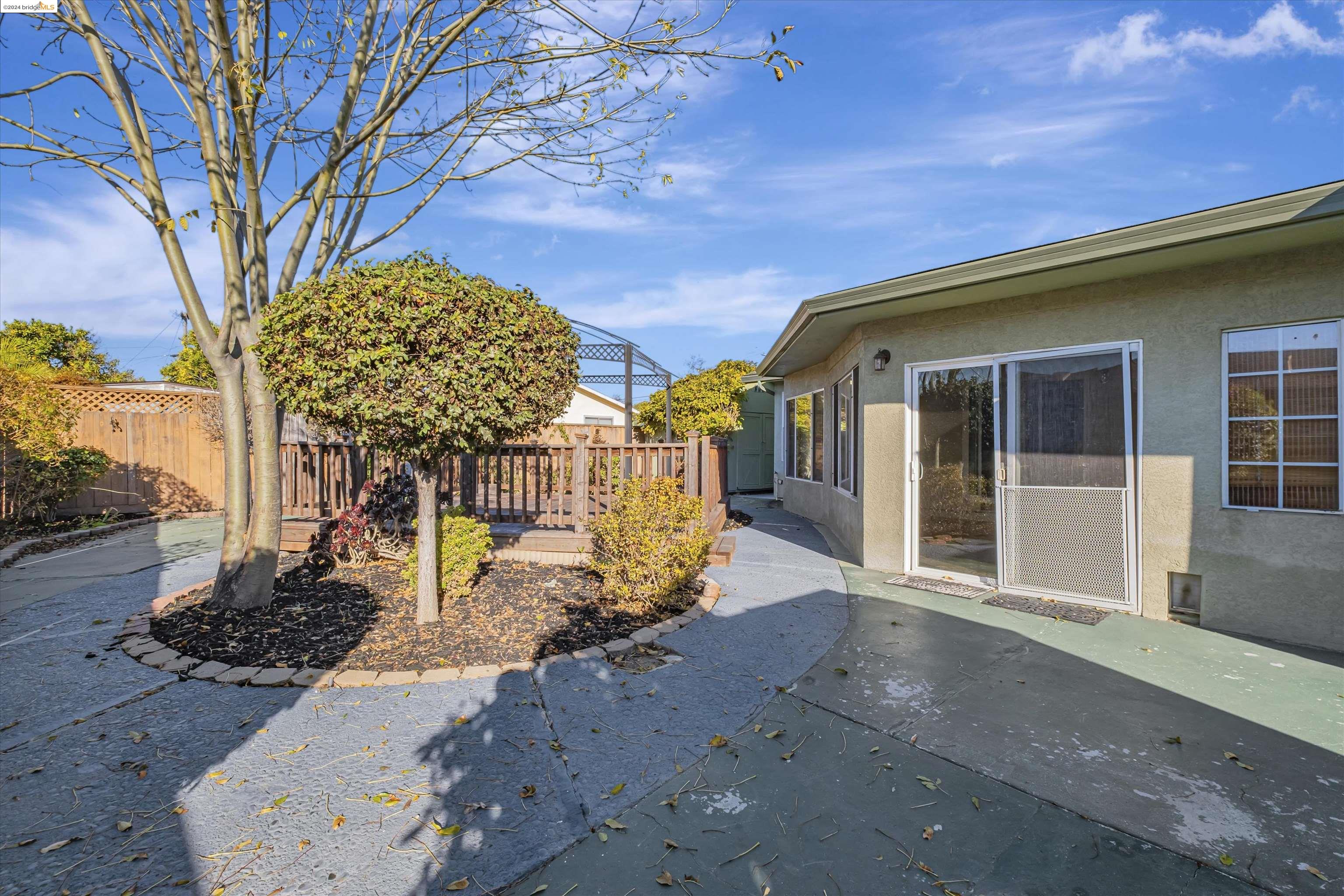6419 Jasmine Ave