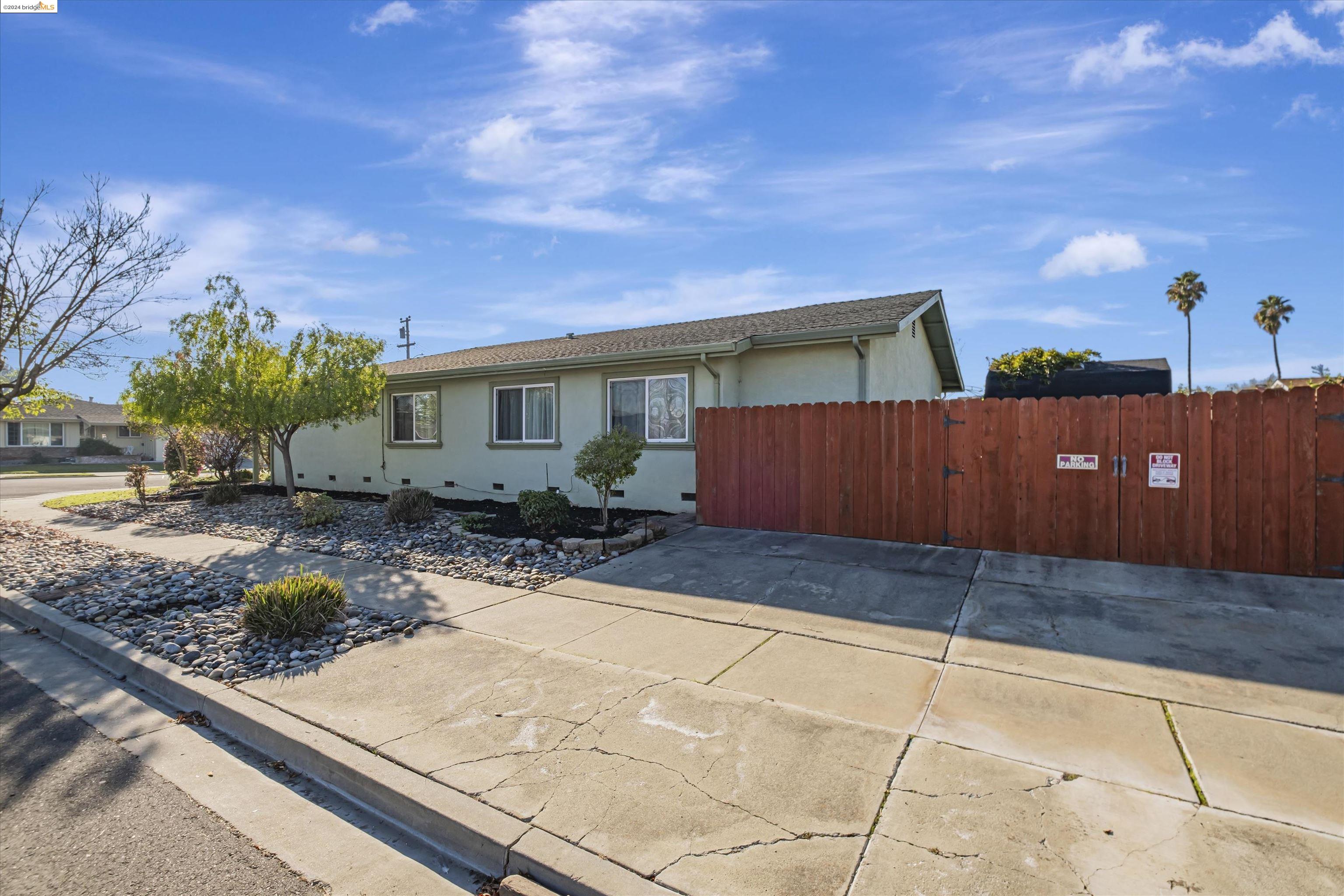 6419 Jasmine Ave