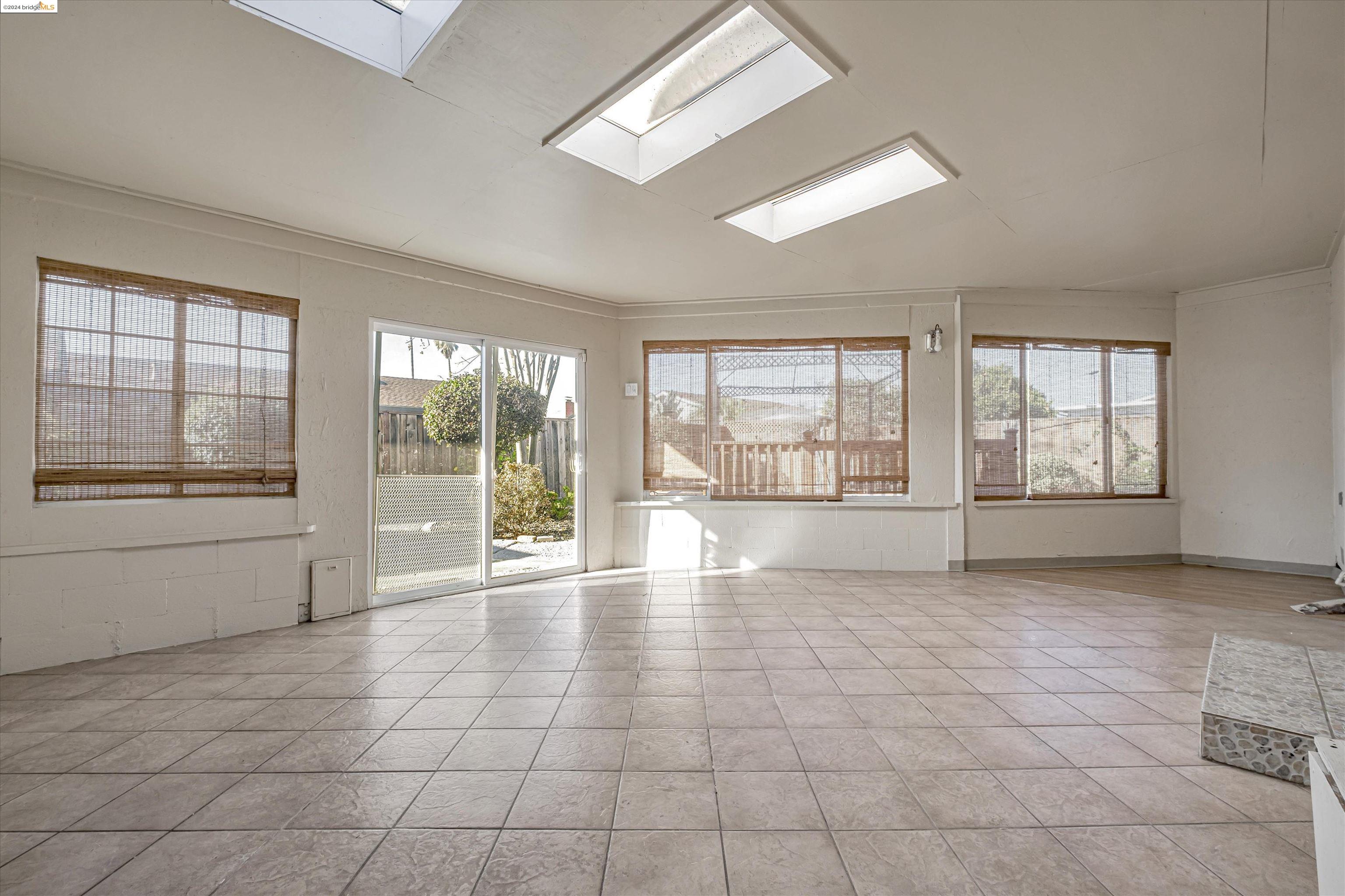 6419 Jasmine Ave