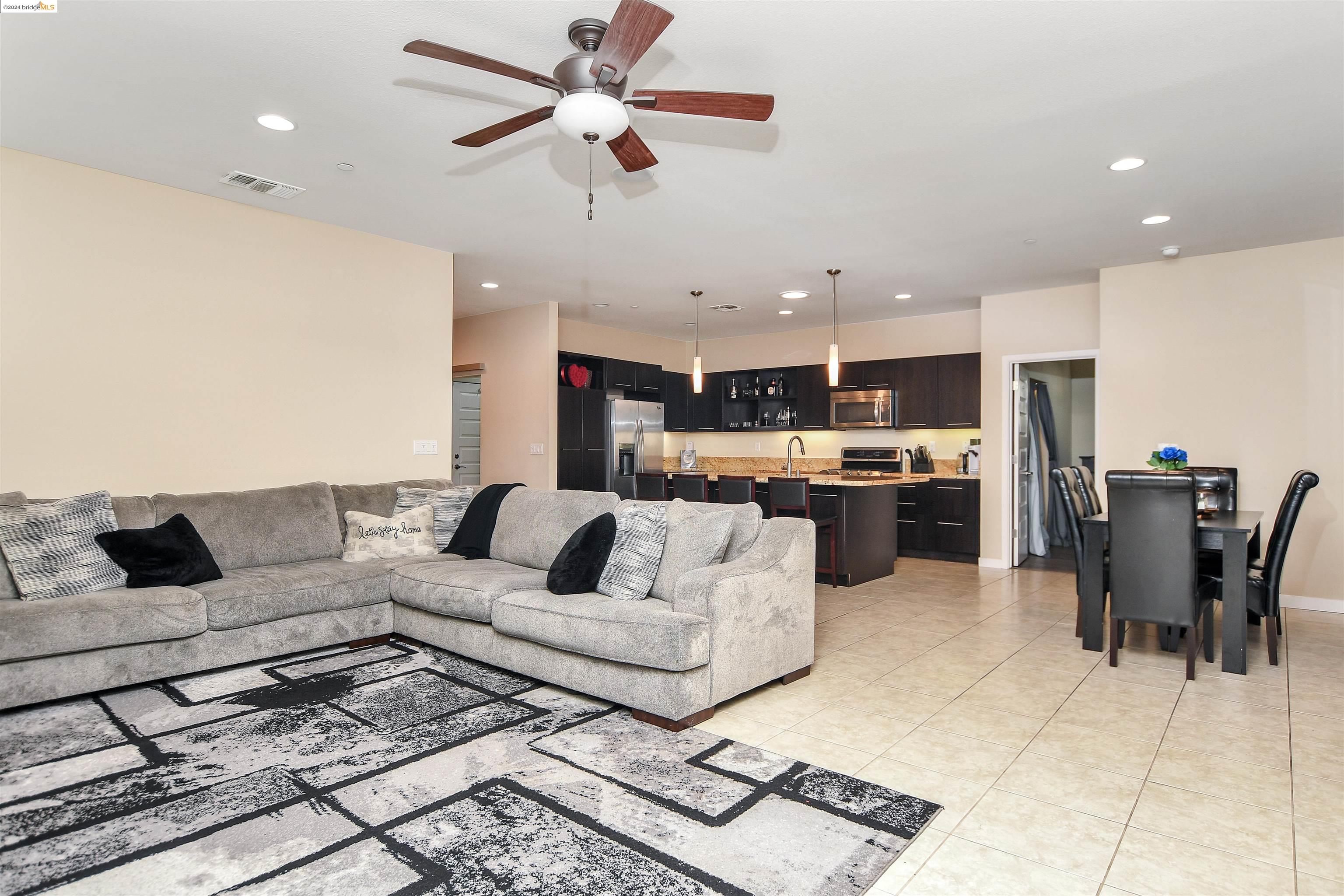 2272 Eastport Dr
