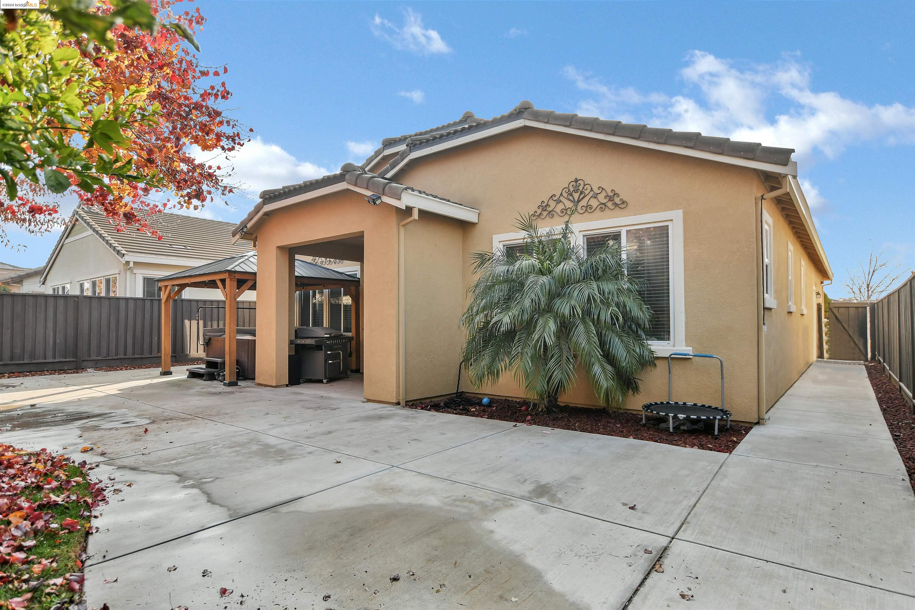 2272 Eastport Dr