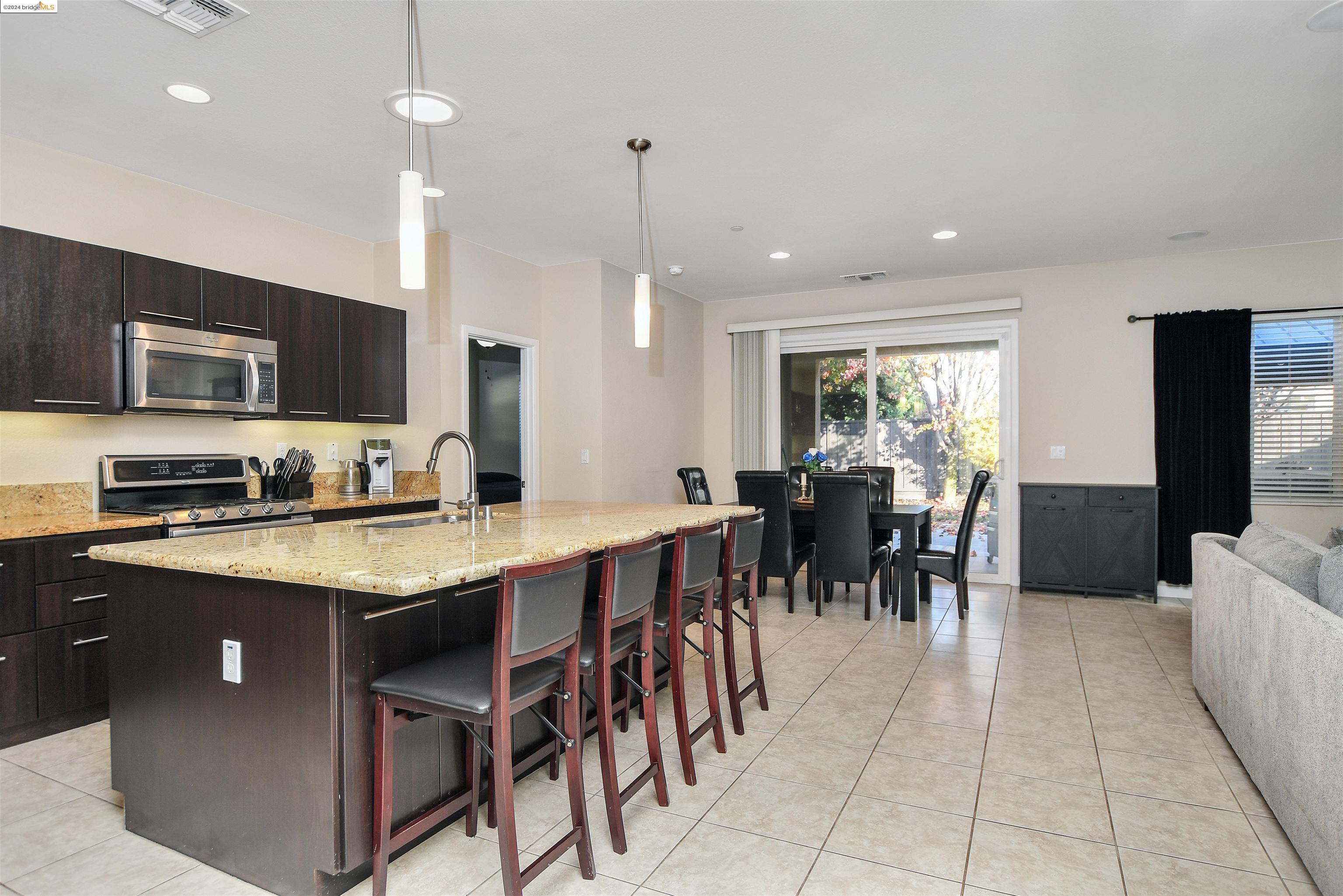 2272 Eastport Dr