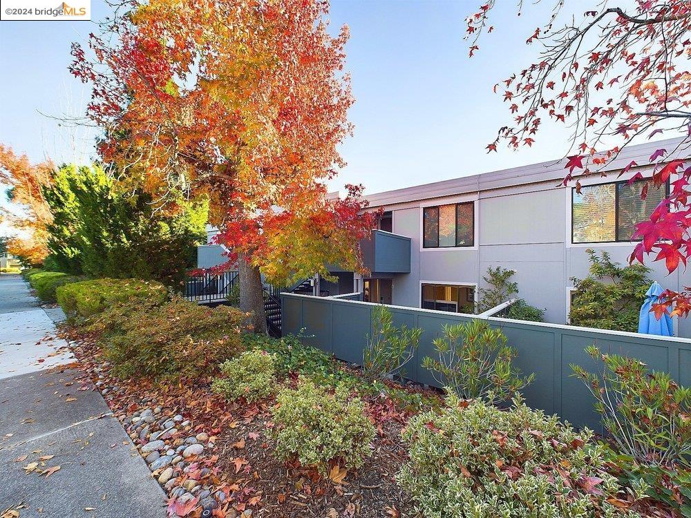 2557 Golden Rain Rd # 4