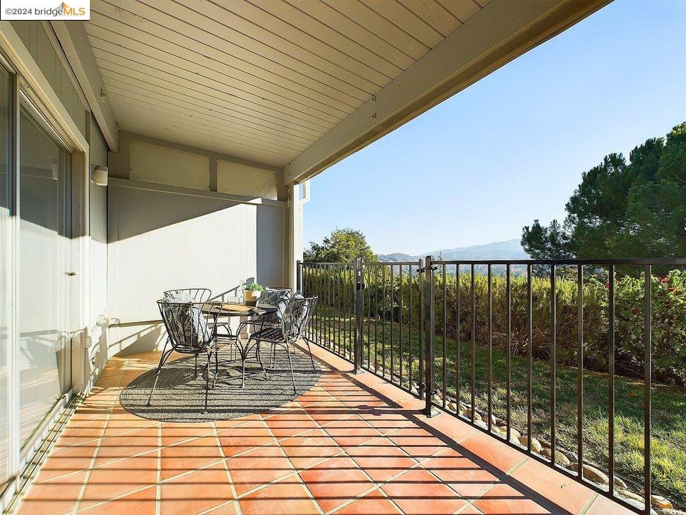 2557 Golden Rain Rd # 4