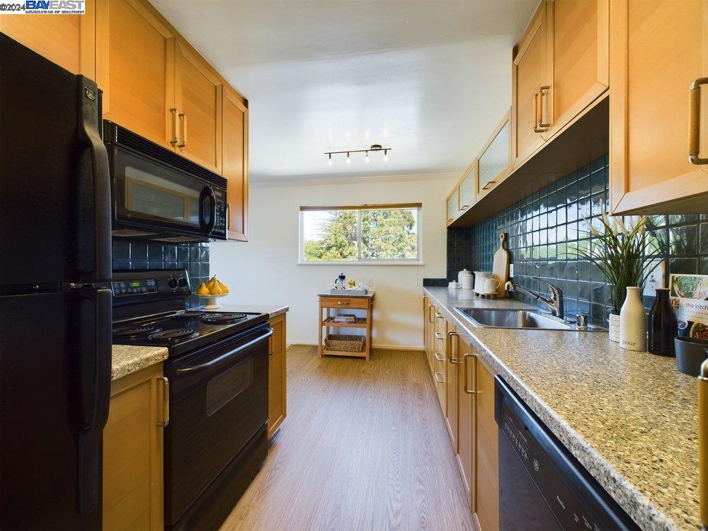 321 Warwick Ave # 303