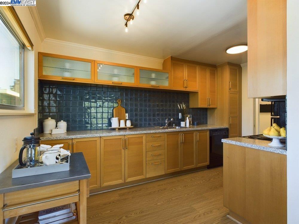 321 Warwick Ave # 303