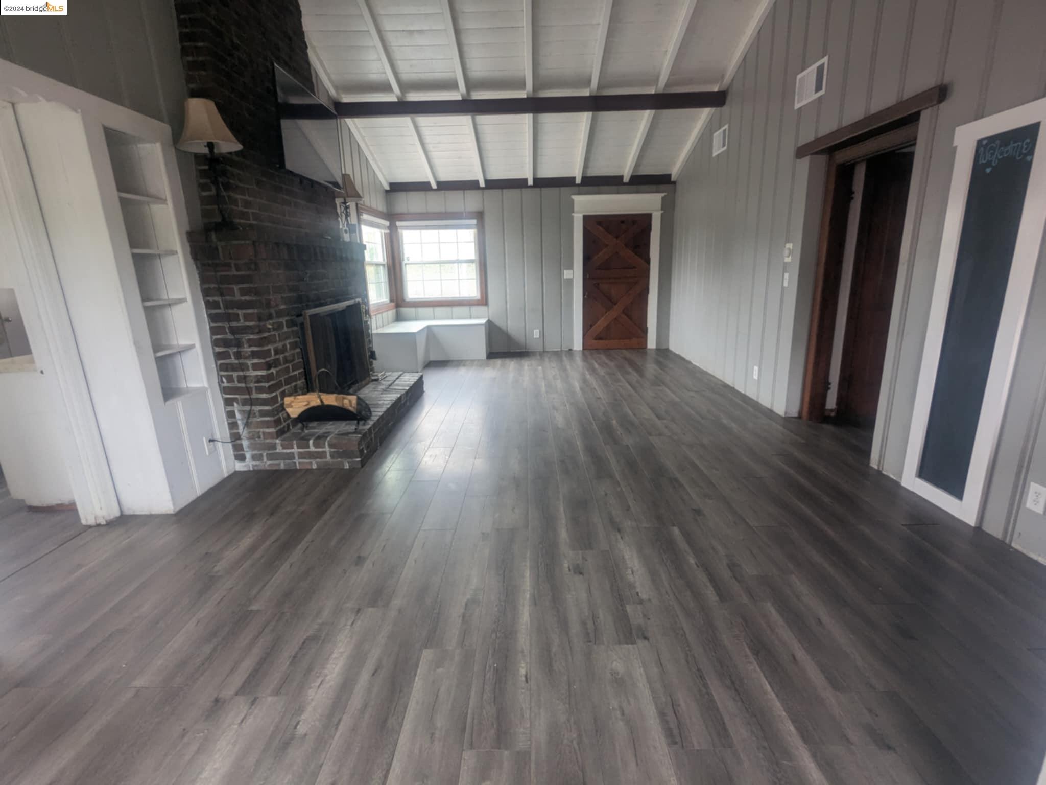 220 E Tregallas Rd