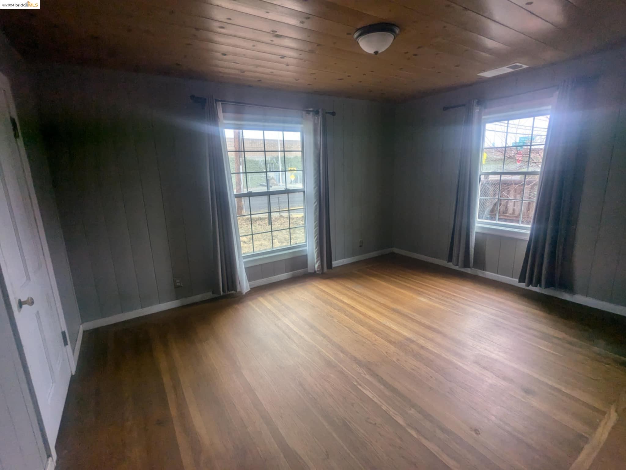 220 E Tregallas Rd