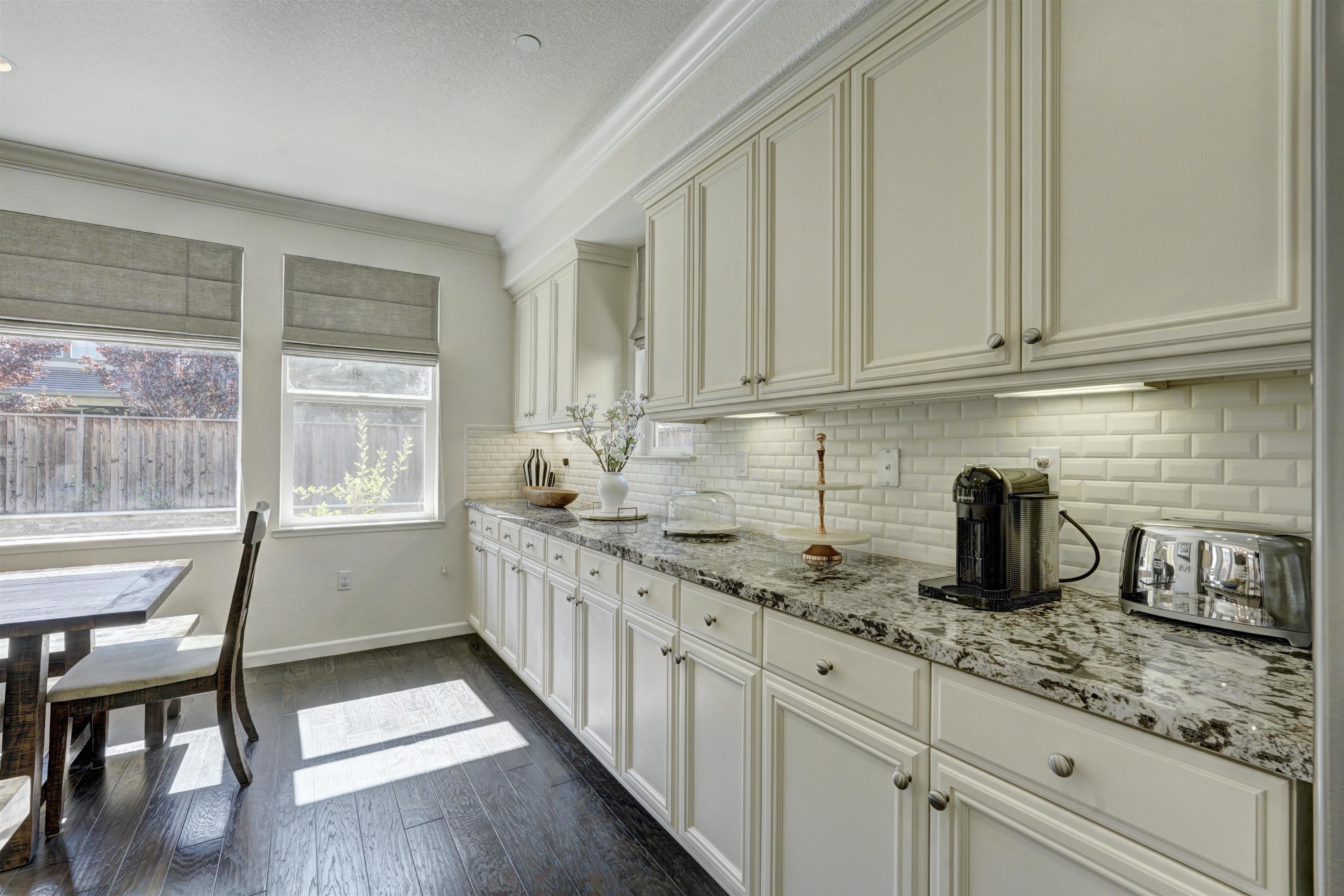 8422 Pinehollow Cir