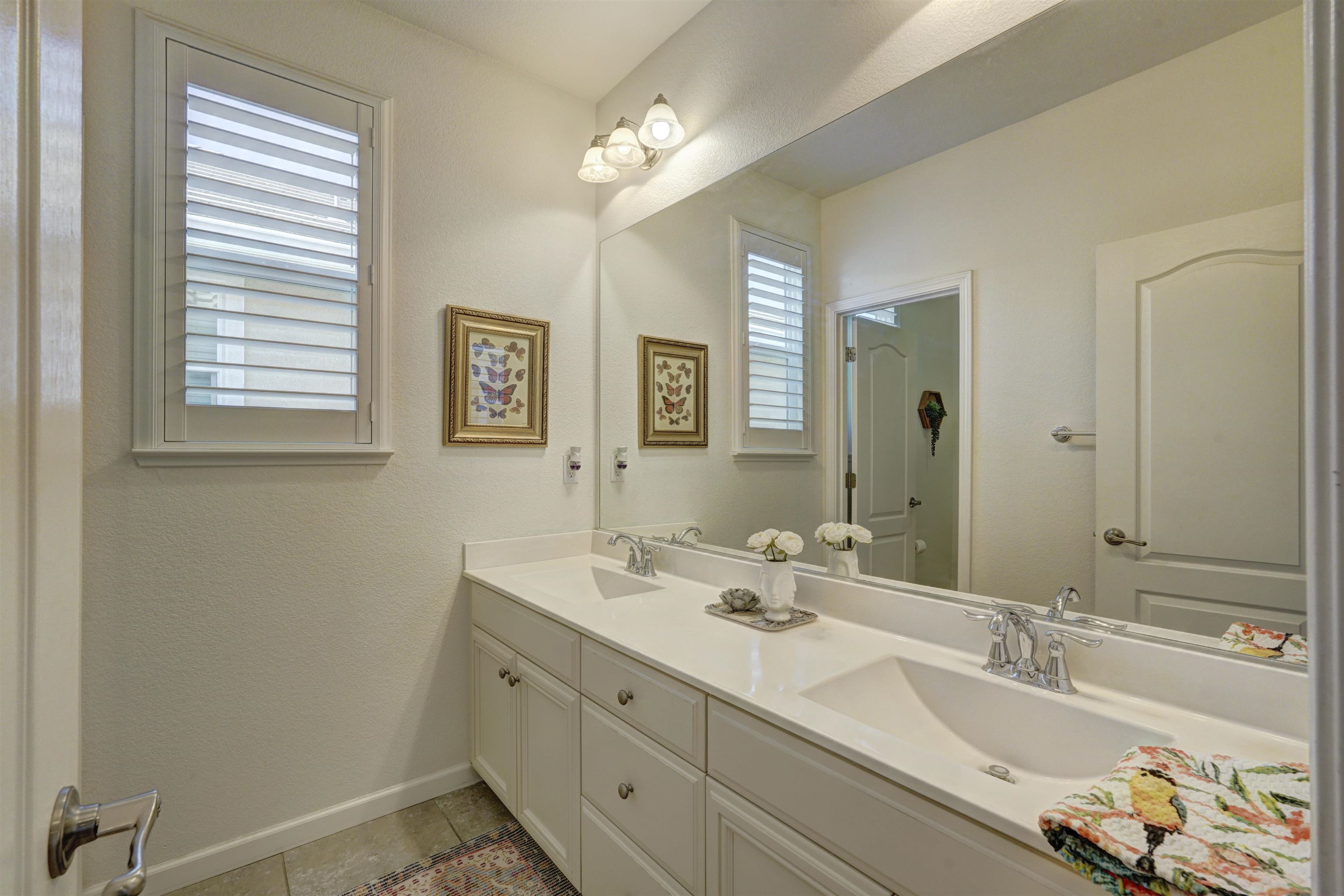 8422 Pinehollow Cir