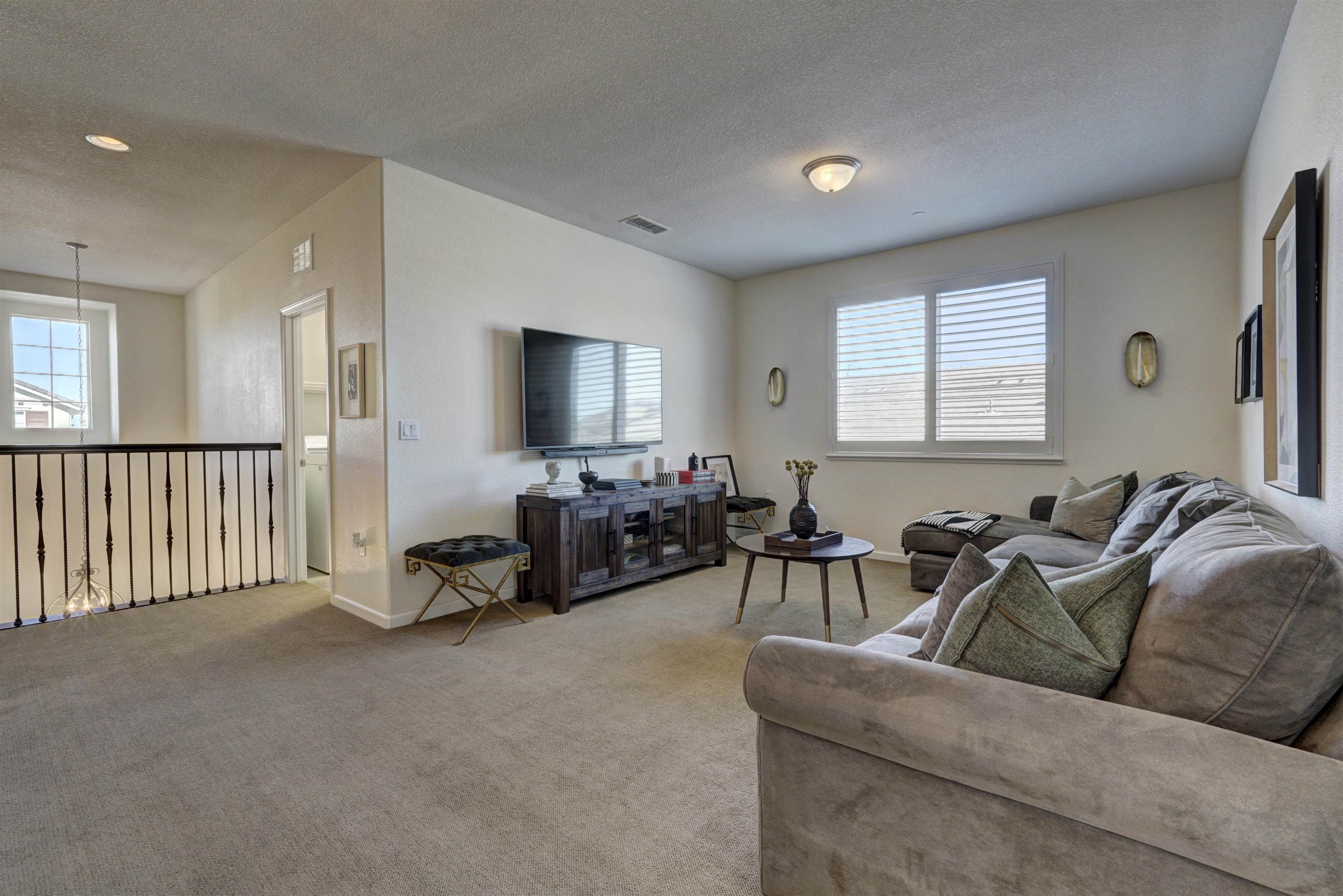 8422 Pinehollow Cir