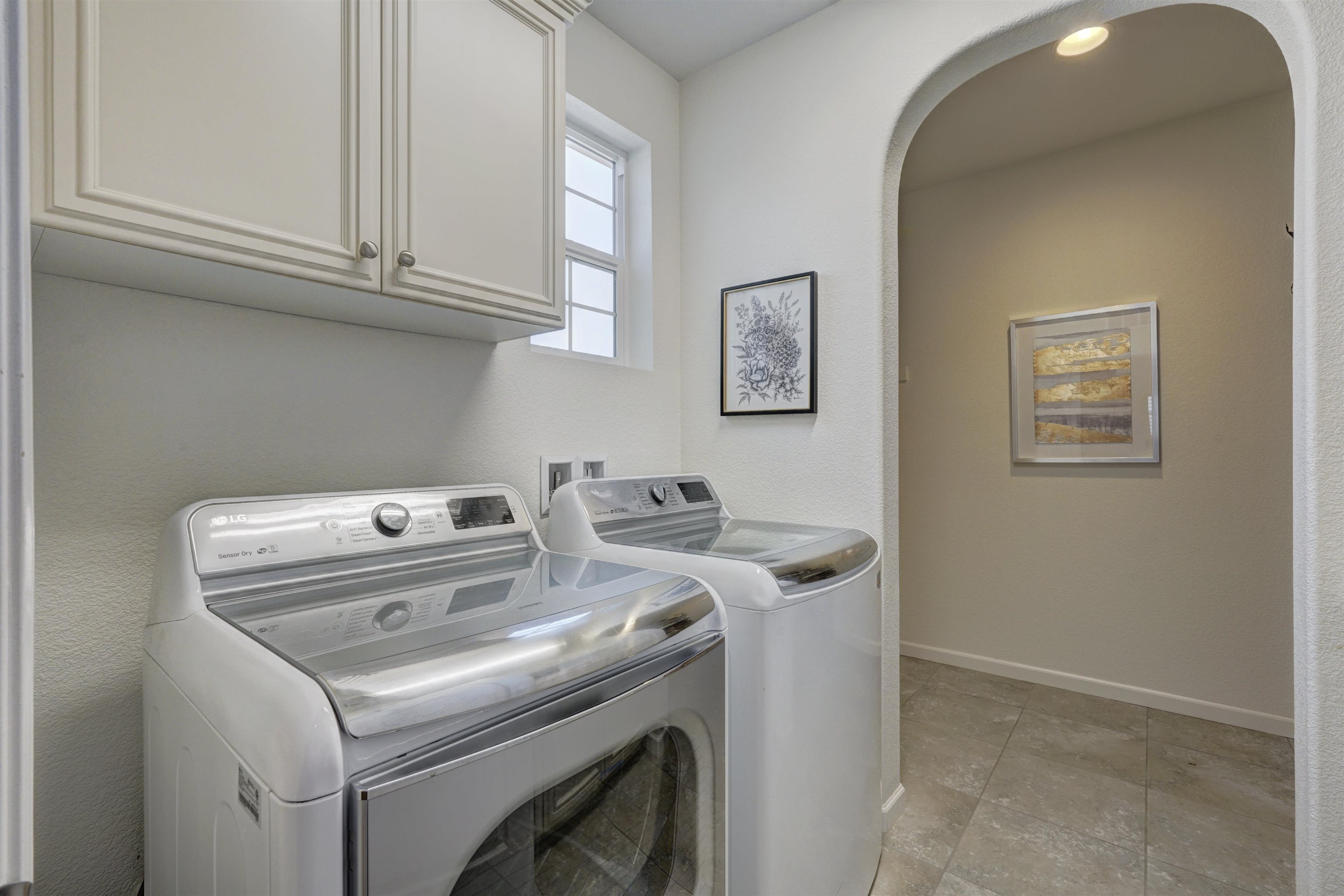 8422 Pinehollow Cir